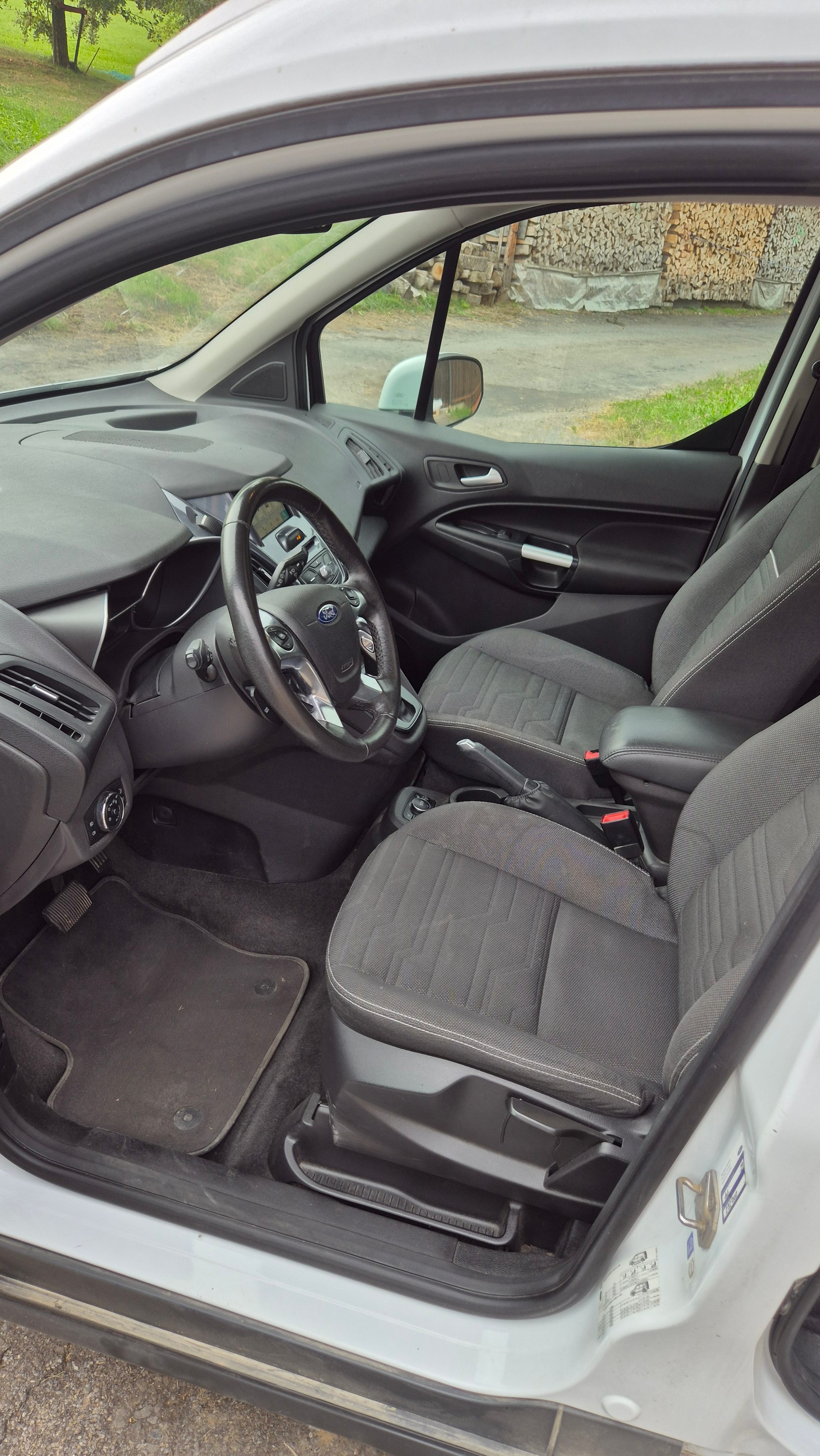 FORD Tourneo Connect 1.5 TDCi Trend Powershift-image-13