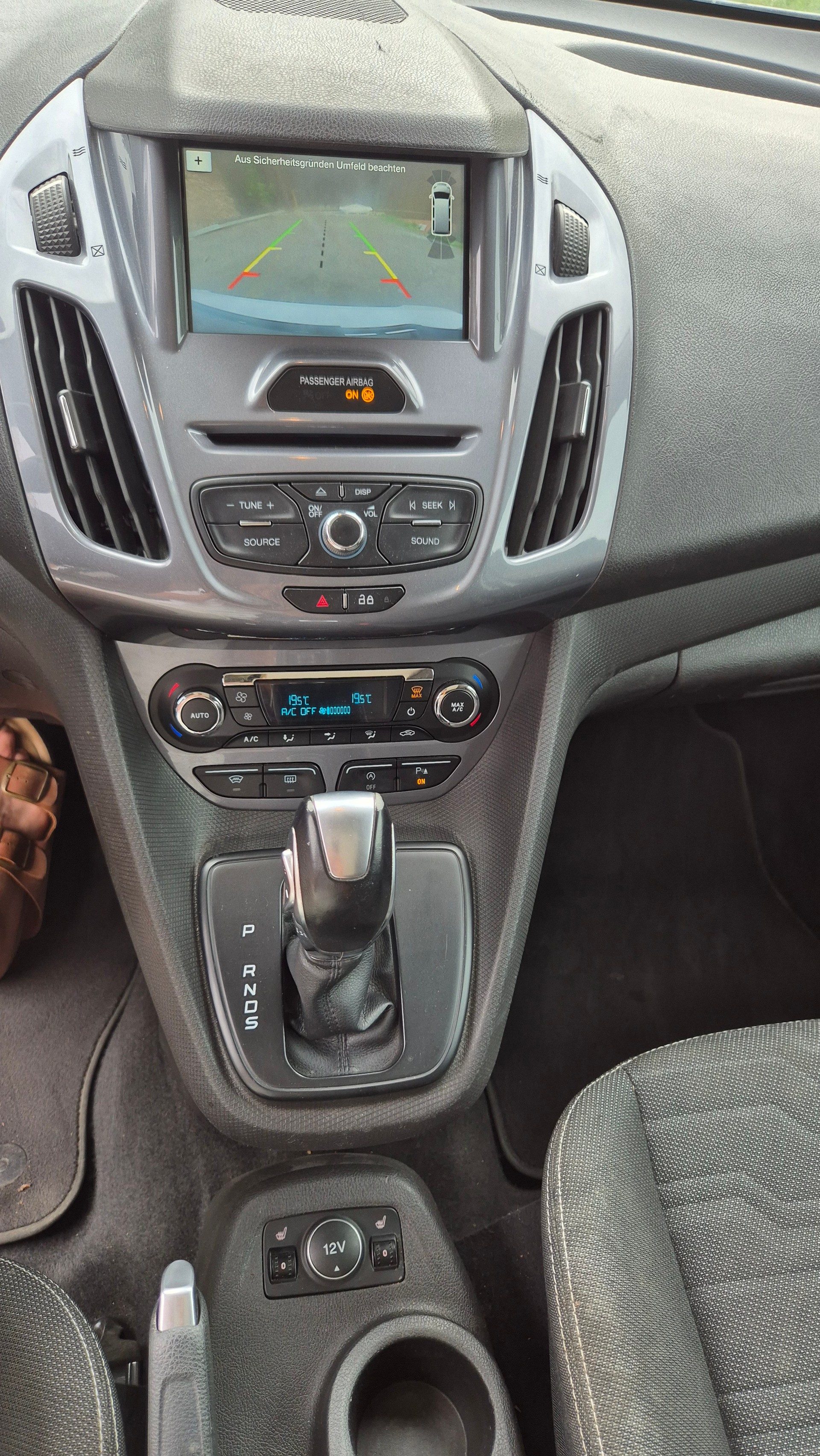 FORD Tourneo Connect 1.5 TDCi Trend Powershift-image-6