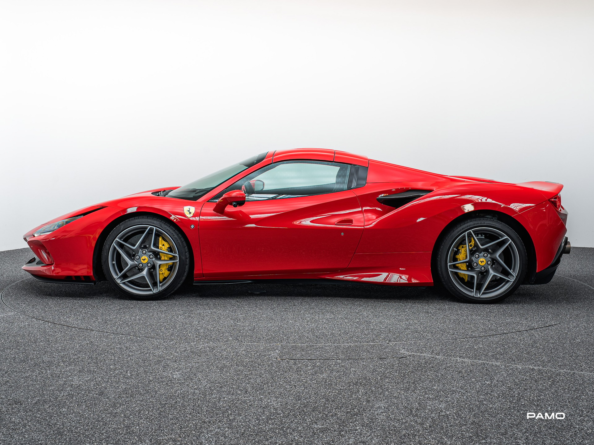 FERRARI F8 Spider-showroom-element-3