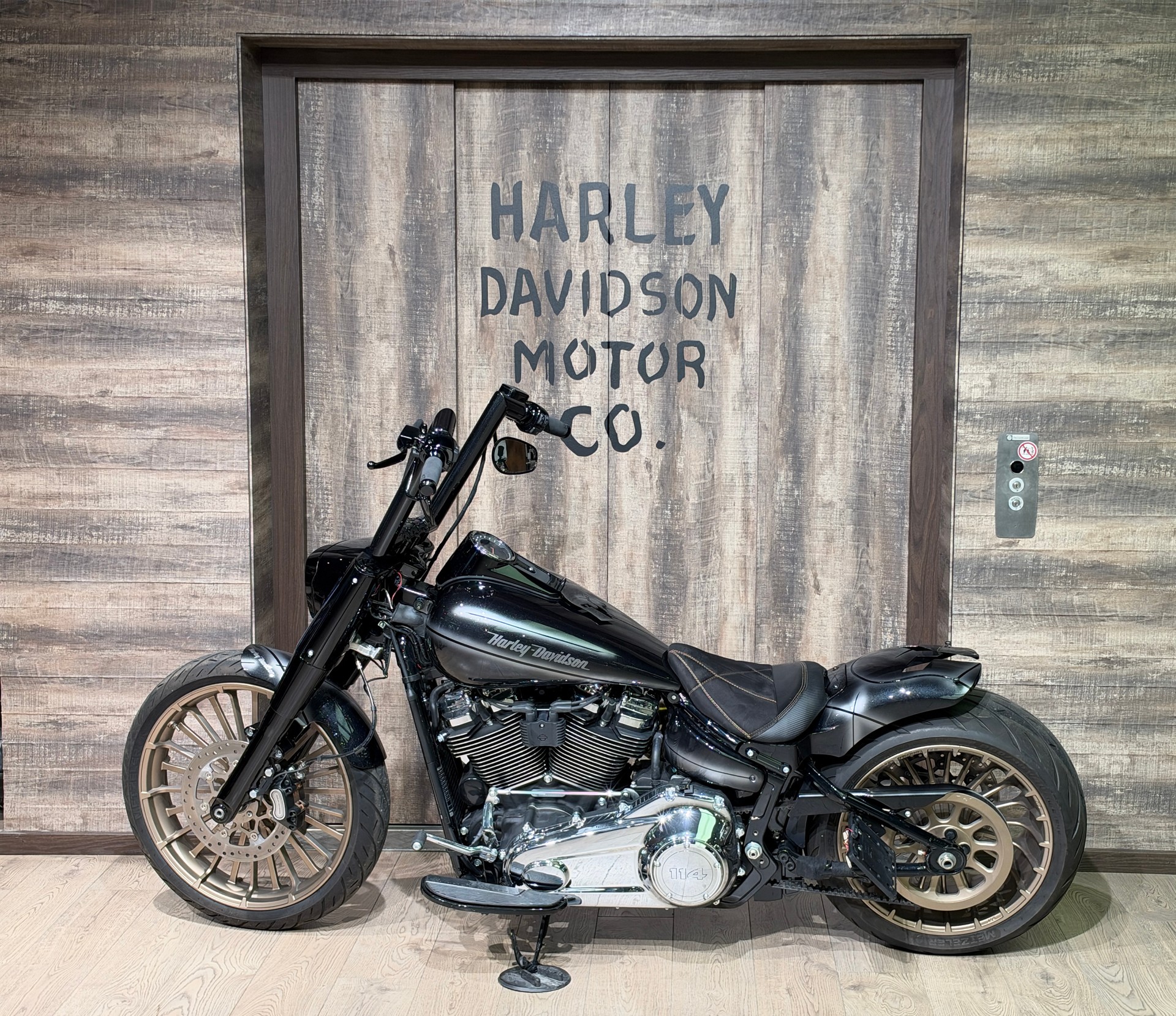 HARLEY-DAVIDSON FLFBS Fat Boy 114 ABS-showroom-element-3