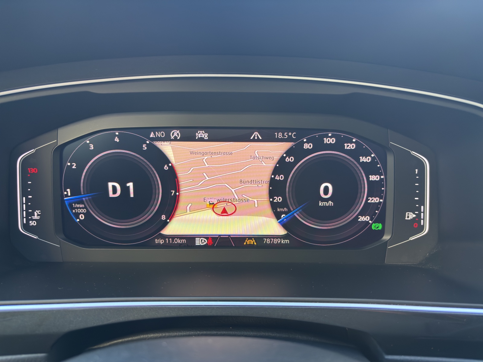 VW Tiguan 2.0TSI Highline 4Motion DSG mit AHK (2500kg), Assistenzpaket Plus & Winterreifen-image-15