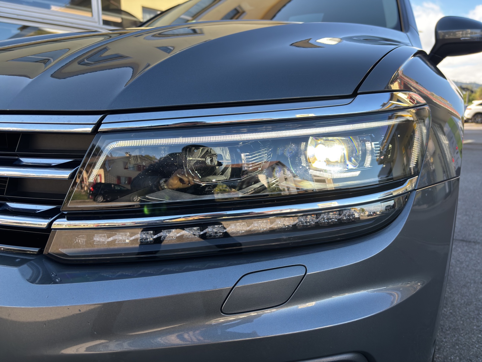 VW Tiguan 2.0TSI Highline 4Motion DSG mit AHK (2500kg), Assistenzpaket Plus & Winterreifen-image-10