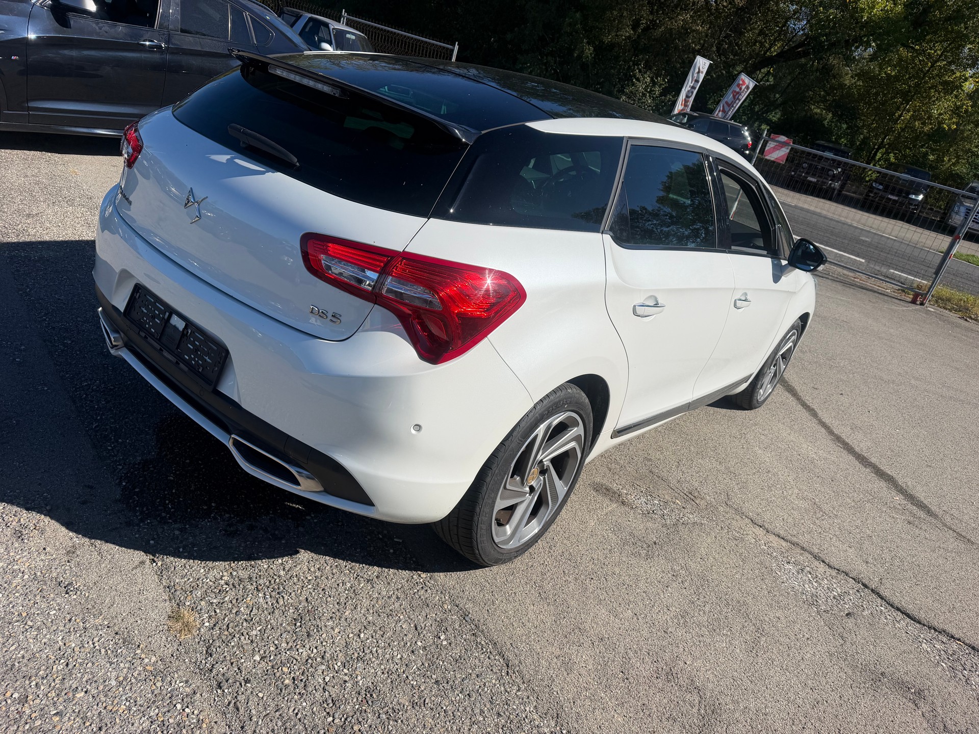 DS AUTOMOBILES DS 5 HYbrid4 200 SO Chic EGS6-image-8