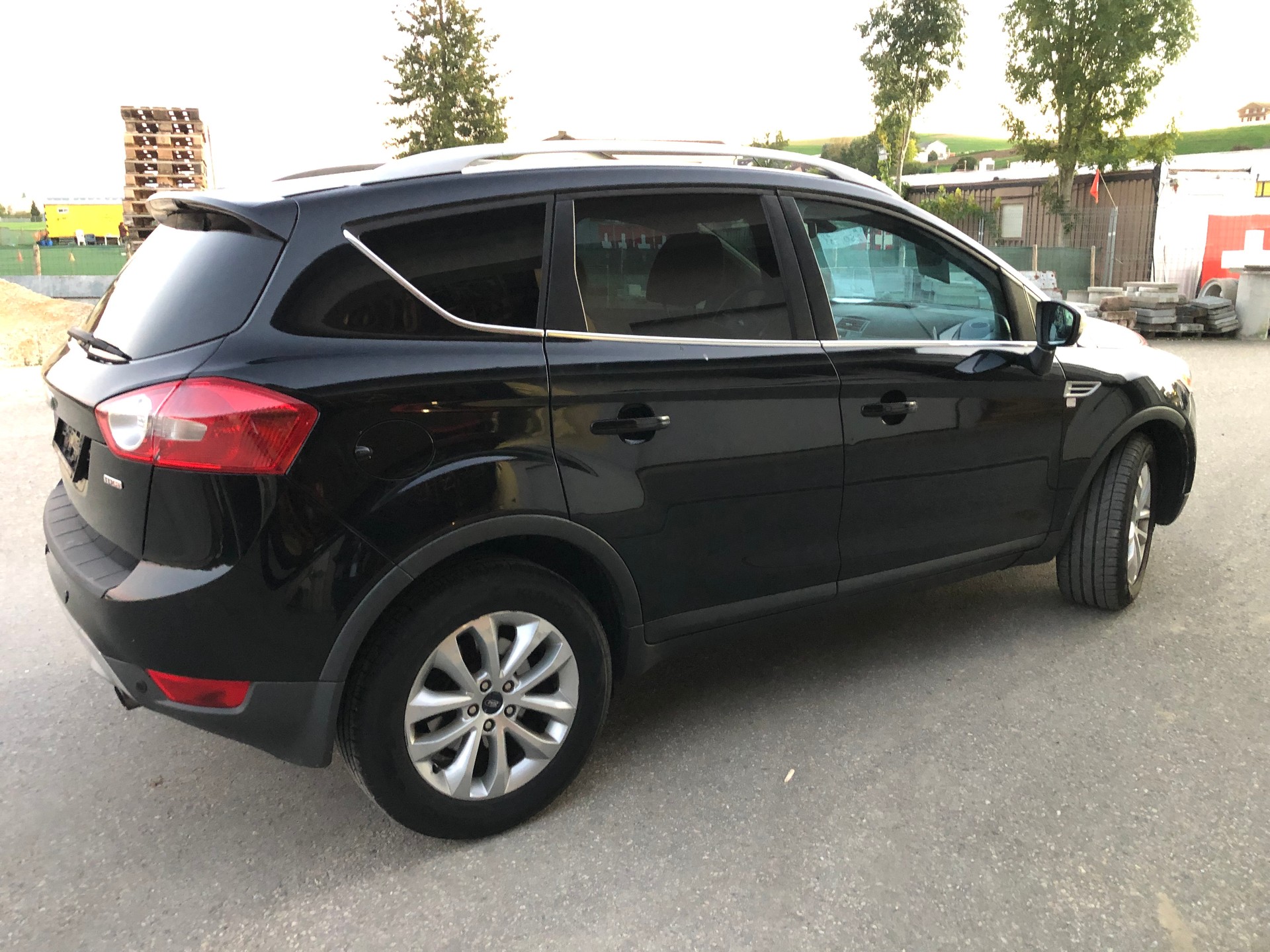 FORD Kuga 2.0 TDCi Carving 4WD PowerShift-image-3