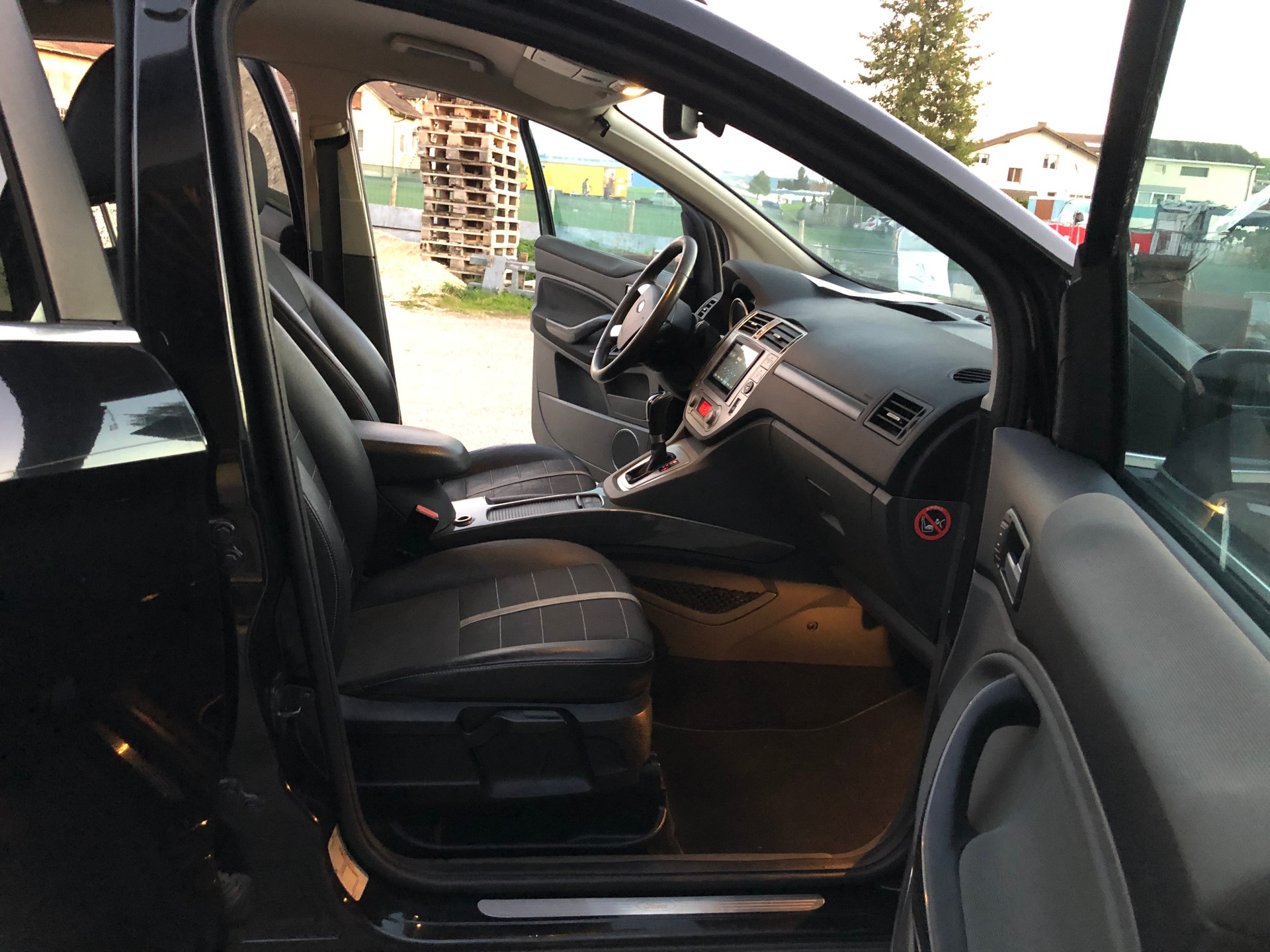 FORD Kuga 2.0 TDCi Carving 4WD PowerShift-image-6
