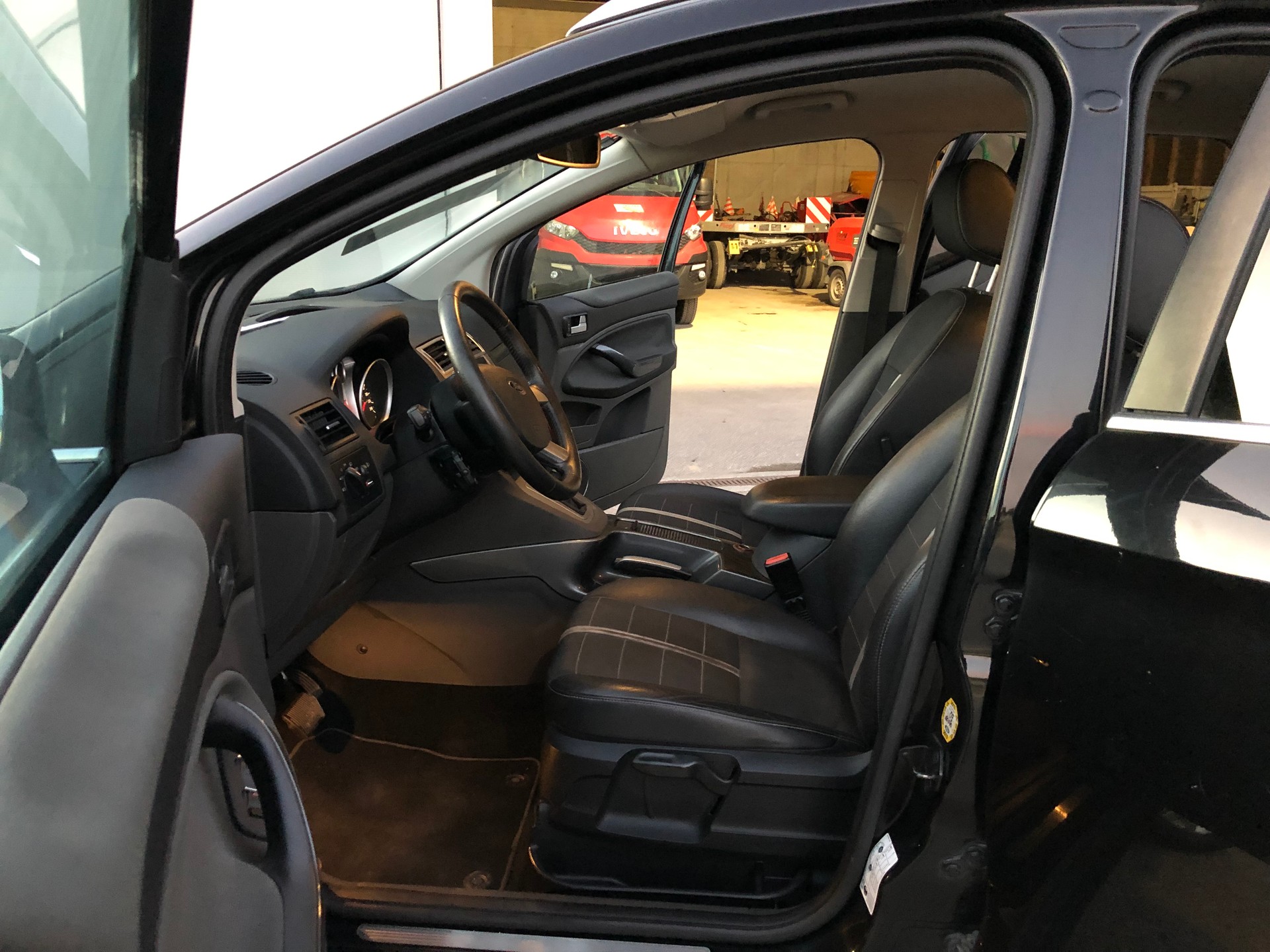 FORD Kuga 2.0 TDCi Carving 4WD PowerShift-image-7