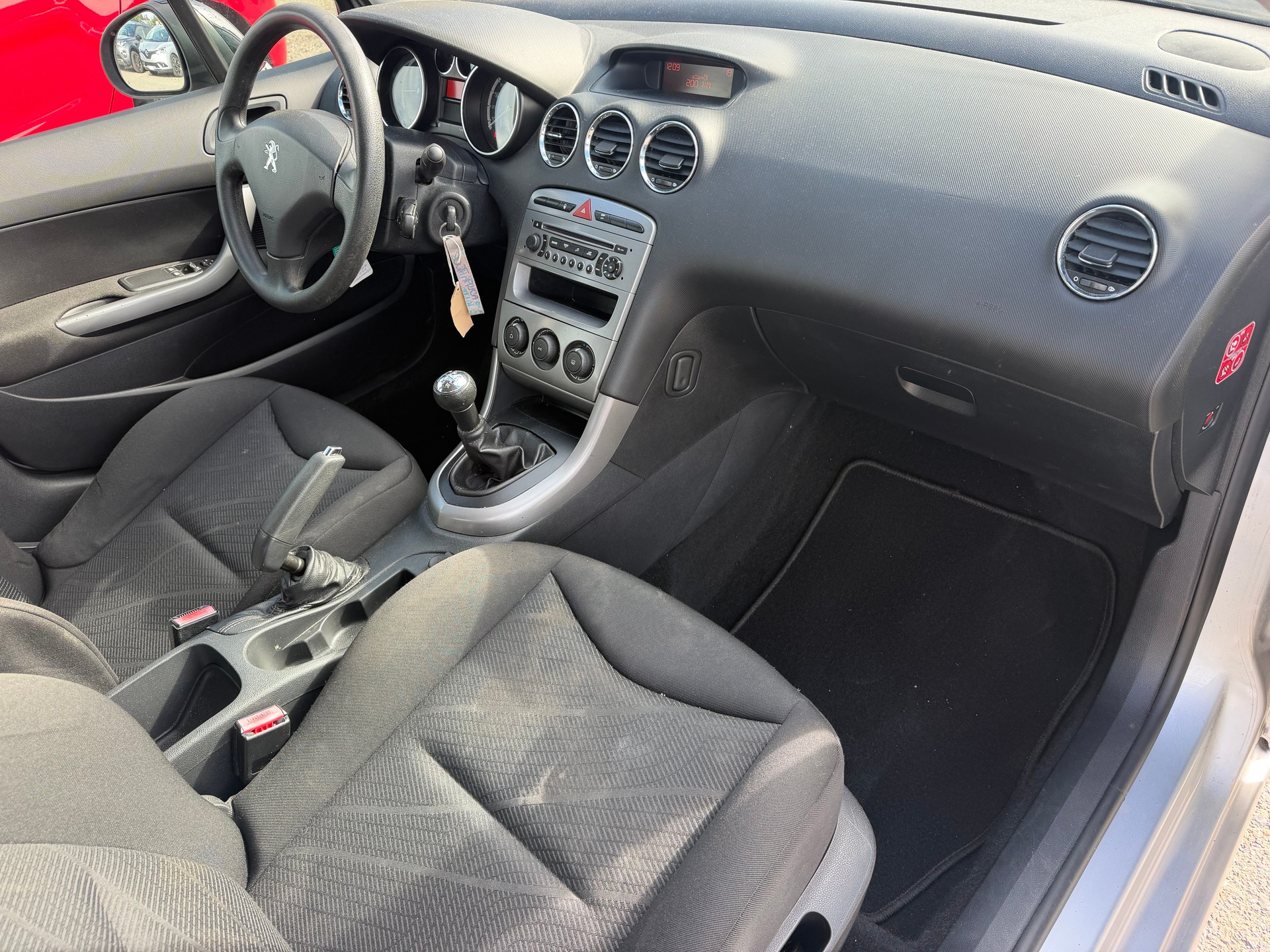 PEUGEOT 308 1.4 16V VTI Access-image-14