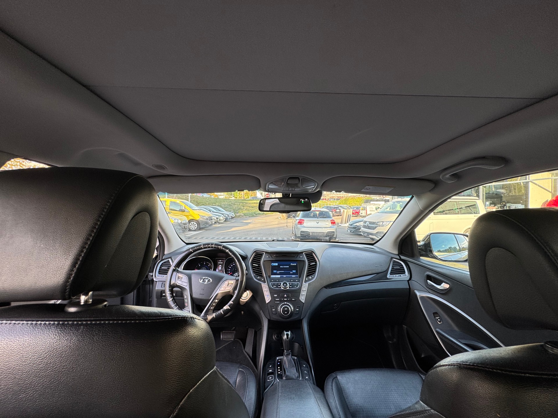 HYUNDAI Santa Fe 2.2 CRDI Premium 4WD Automatic-image-13