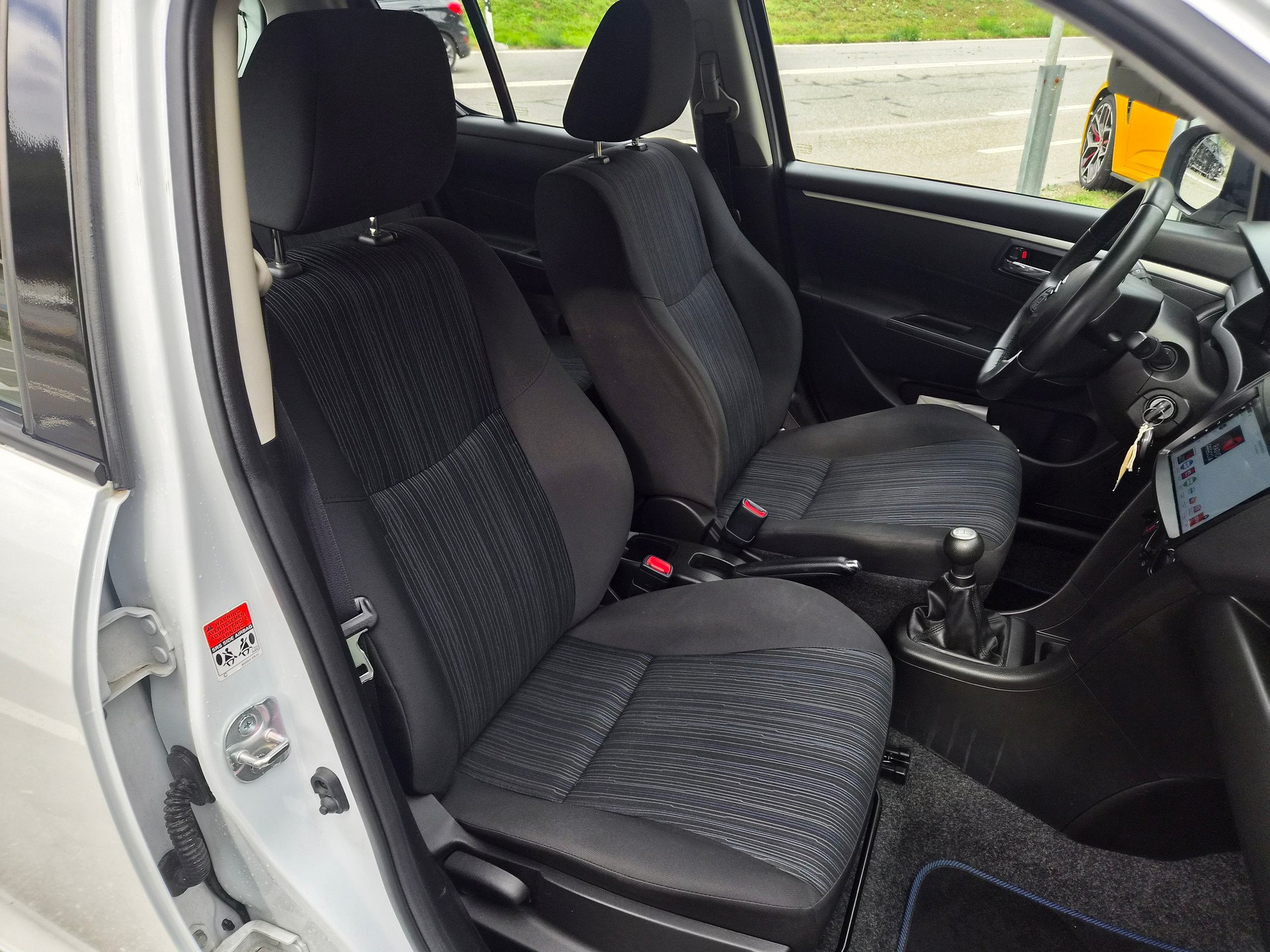 SUZUKI Swift 1.2i 16V Unico 4x4-image-7