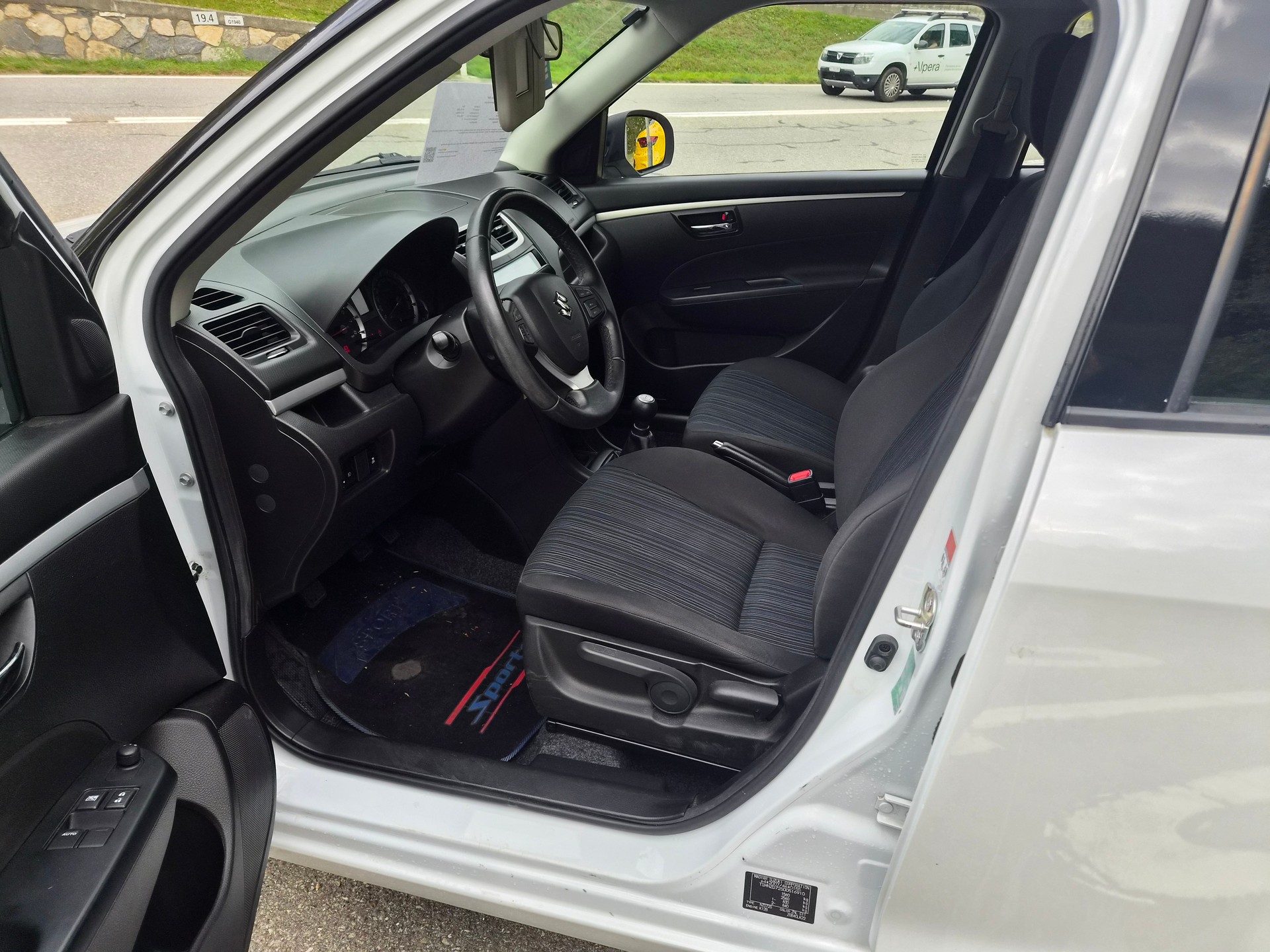 SUZUKI Swift 1.2i 16V Unico 4x4-image-11