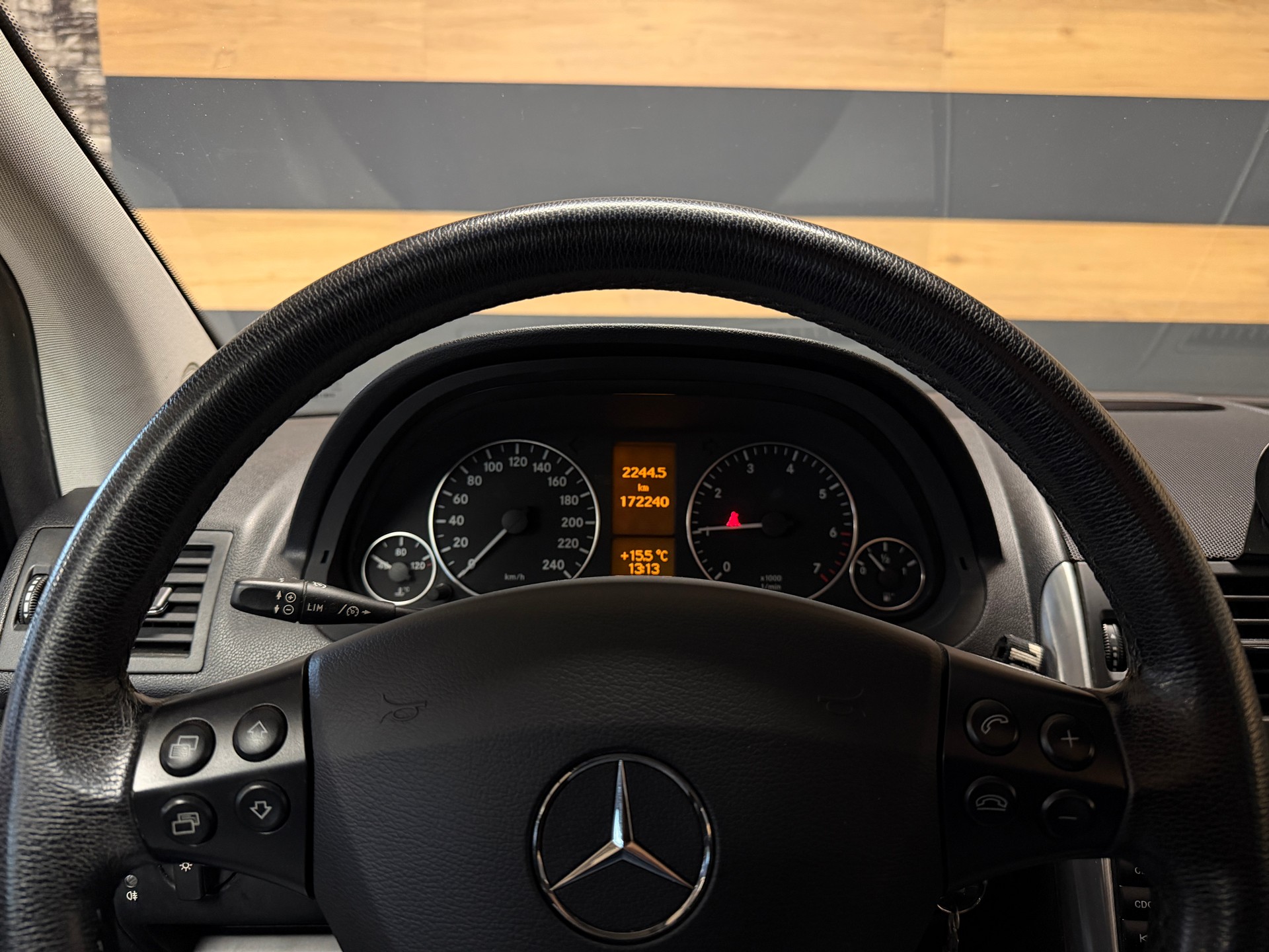 MERCEDES-BENZ A 200 Elégance Edition A-image-8