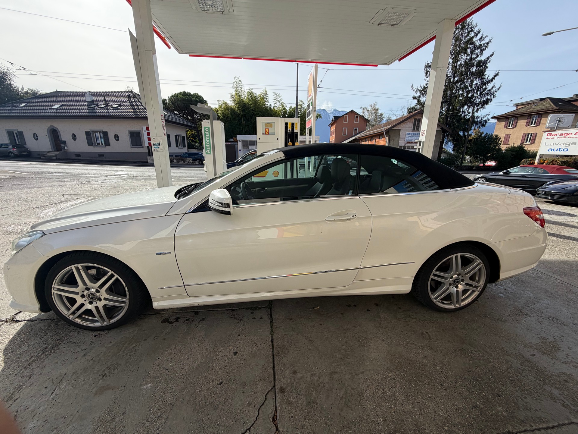 MERCEDES-BENZ E 250 CGI BlueEfficiency Automatic-image-7