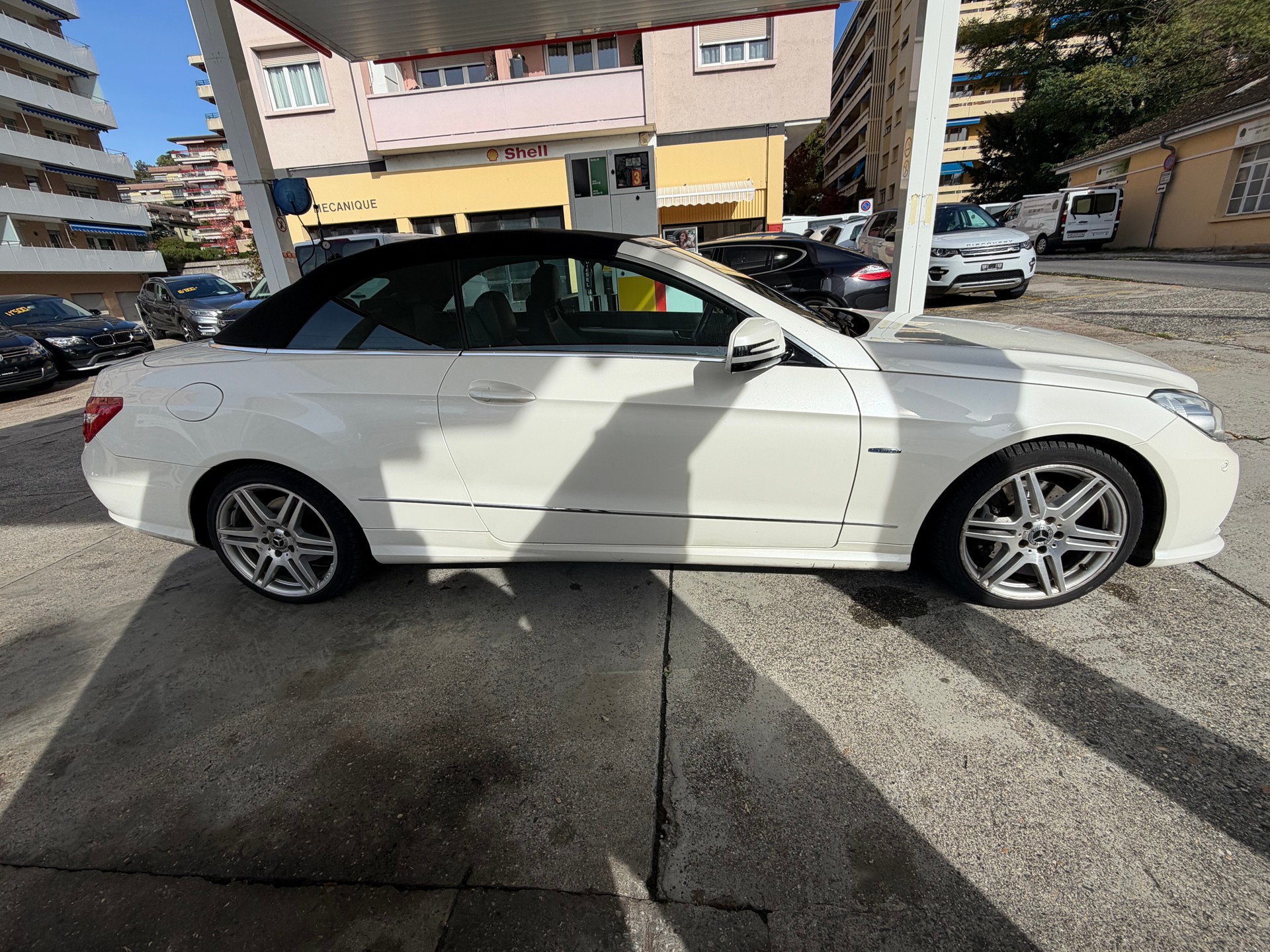 MERCEDES-BENZ E 250 CGI BlueEfficiency Automatic-image-8