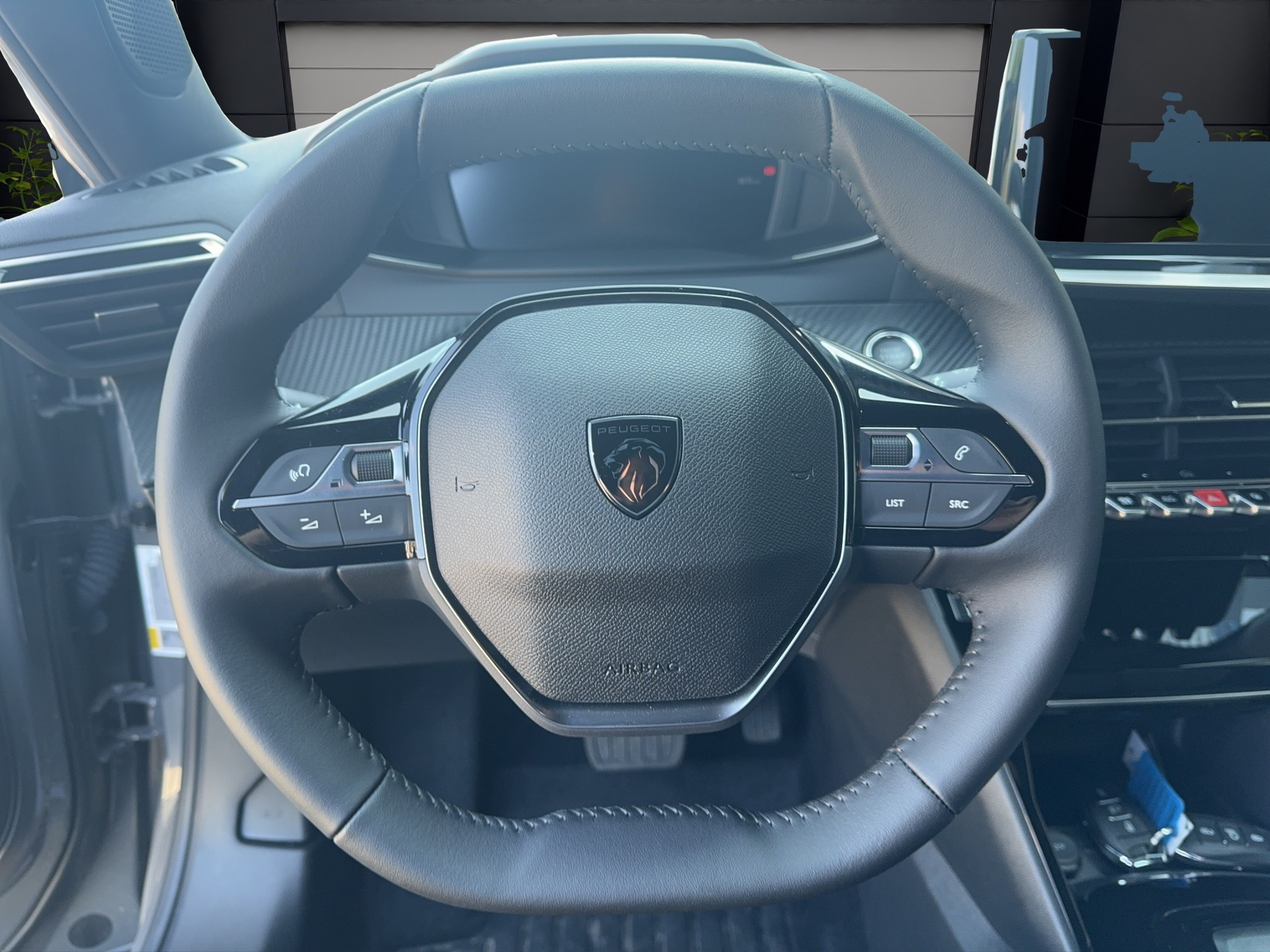 PEUGEOT 2008 156 e 54 kWh Allure-image-7