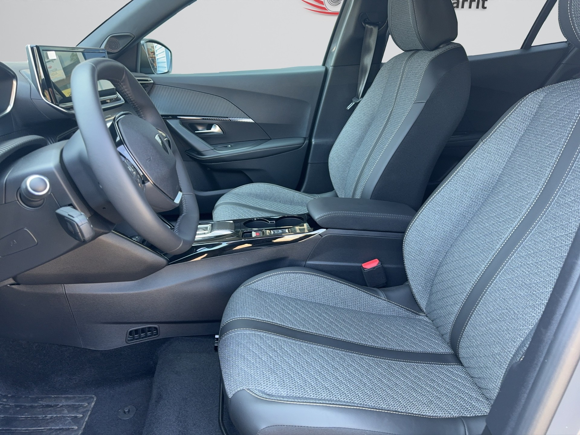PEUGEOT 2008 156 e 54 kWh Allure-image-12