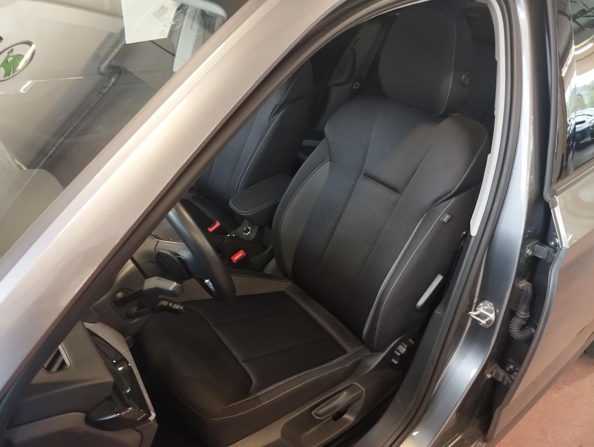 SKODA Kamiq 1.0 TSI Tour DSG-image-10