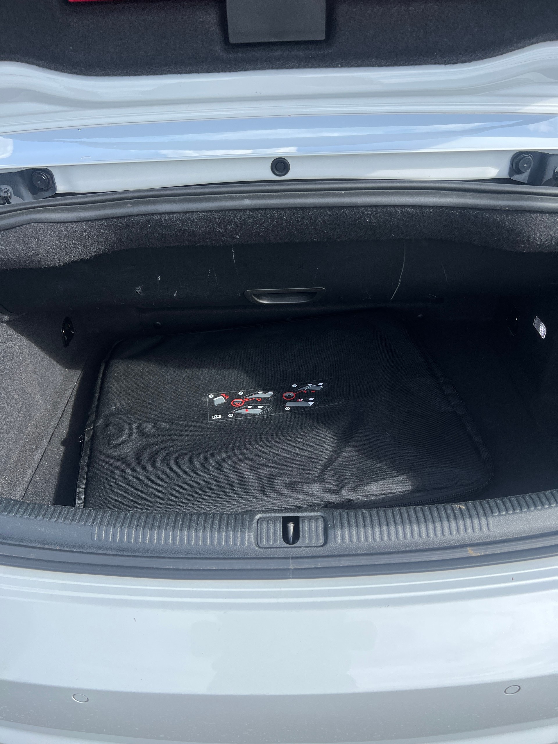 AUDI S3 Cabrio 2.0 TFSI quattro S-tronic-image-11