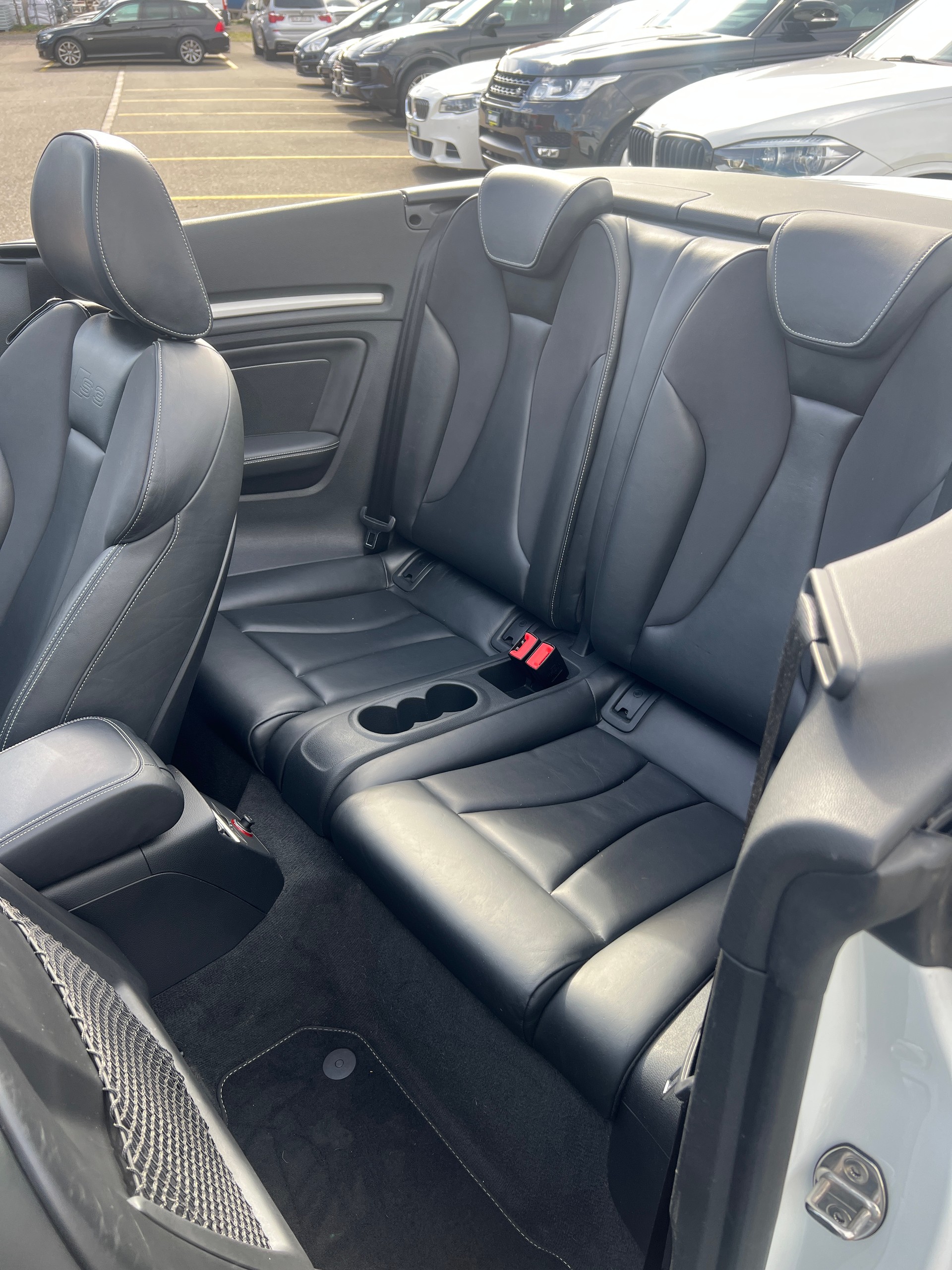 AUDI S3 Cabrio 2.0 TFSI quattro S-tronic-image-9
