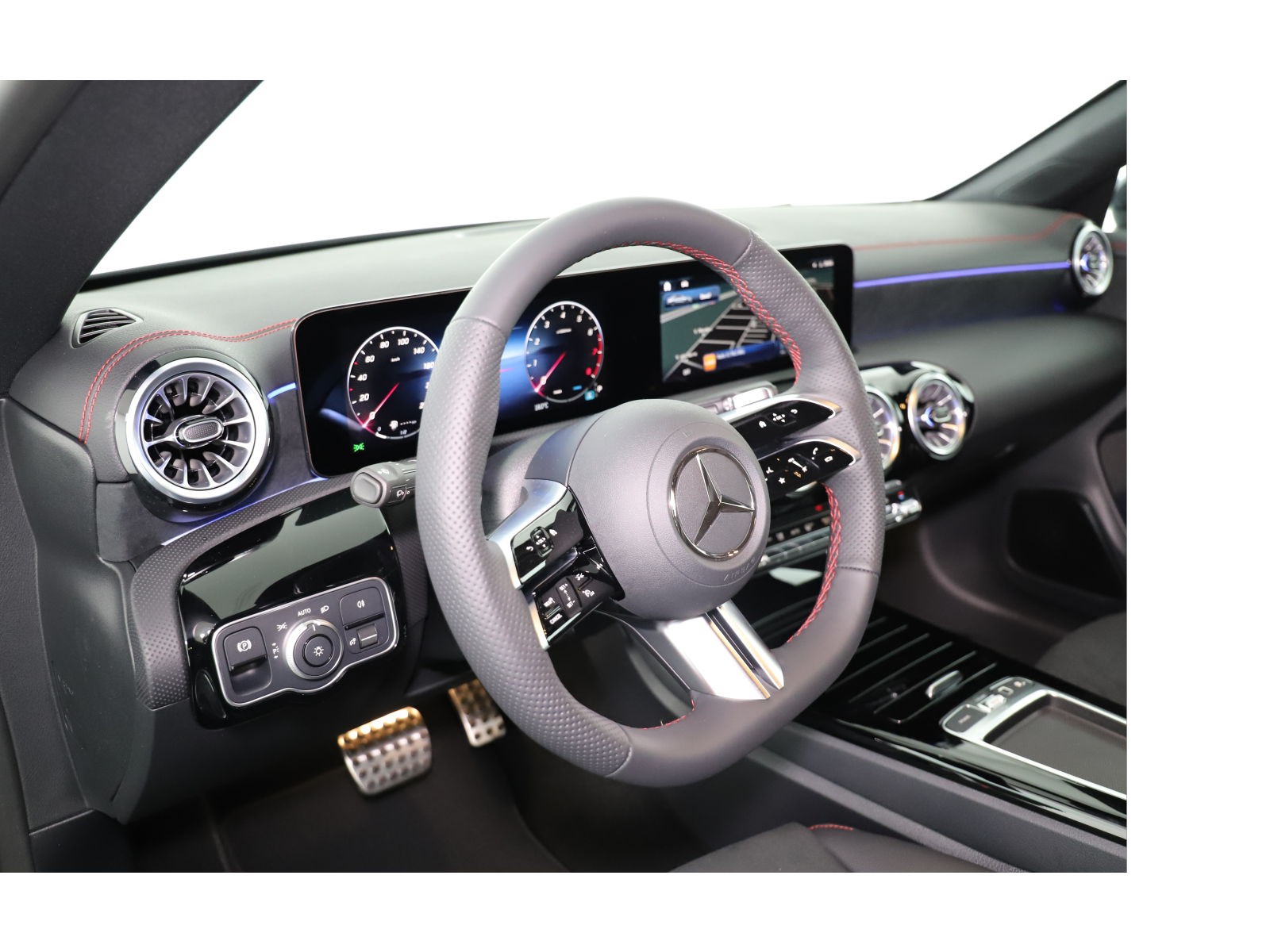 MERCEDES-BENZ CLA 220 4Matic 8G-DCT-image-11
