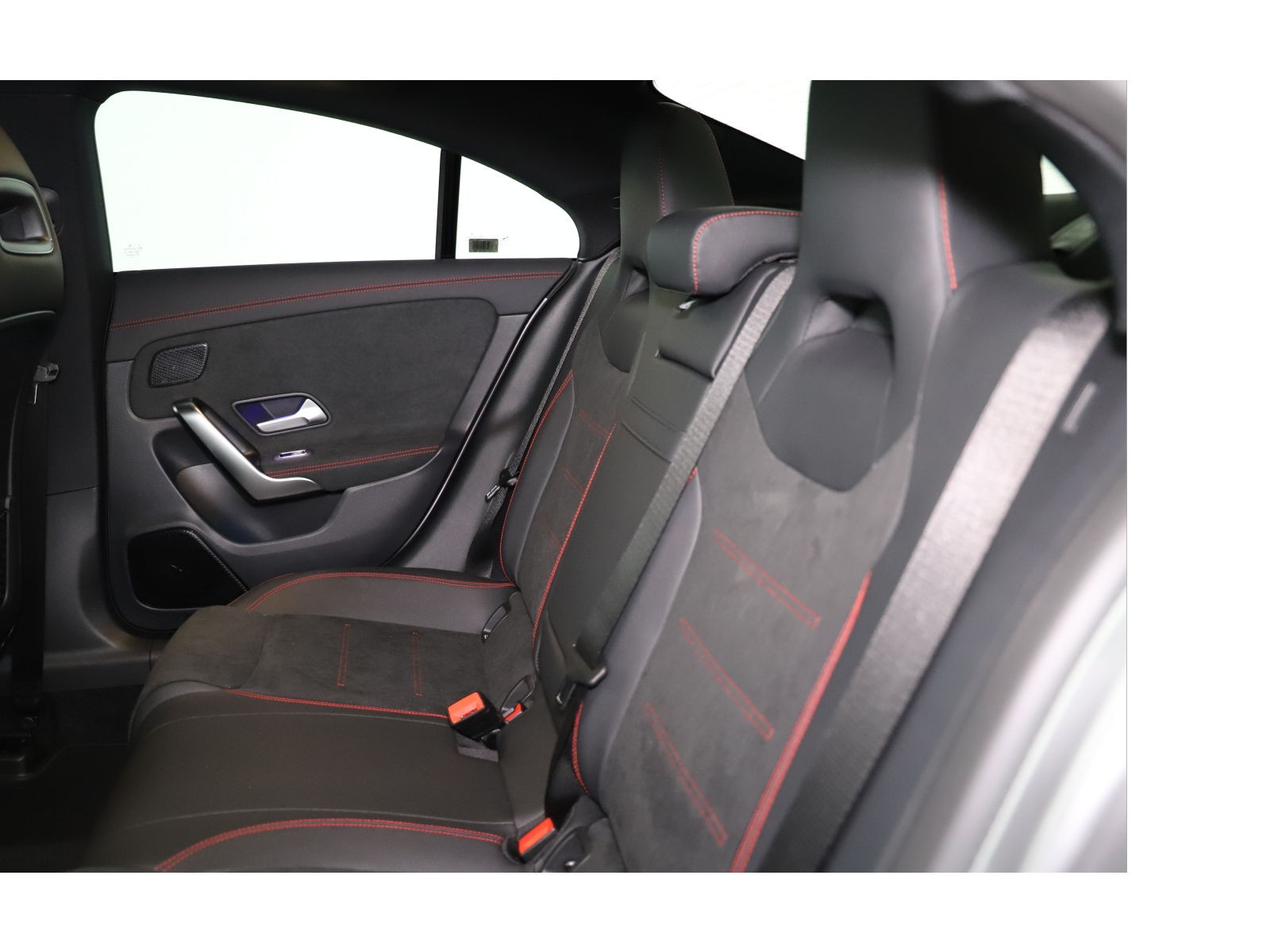 MERCEDES-BENZ CLA 220 4Matic 8G-DCT-image-12