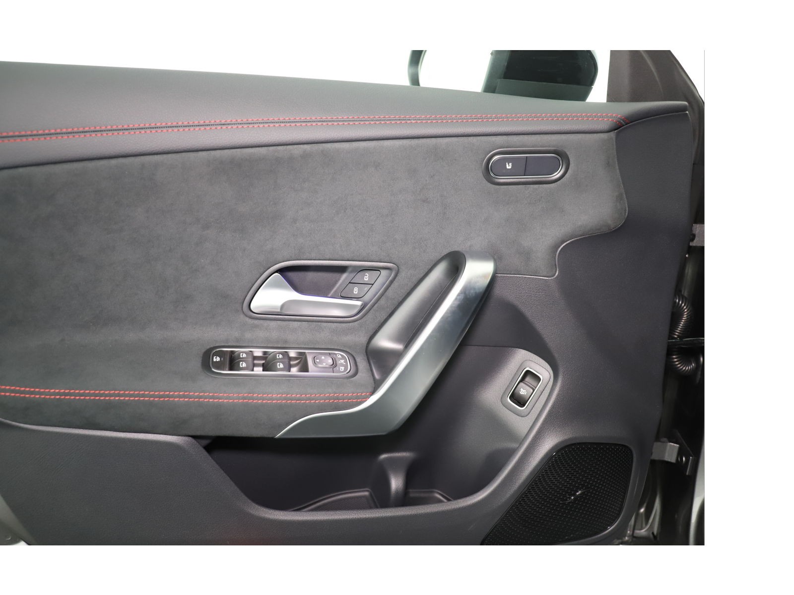 MERCEDES-BENZ CLA 220 4Matic 8G-DCT-image-9