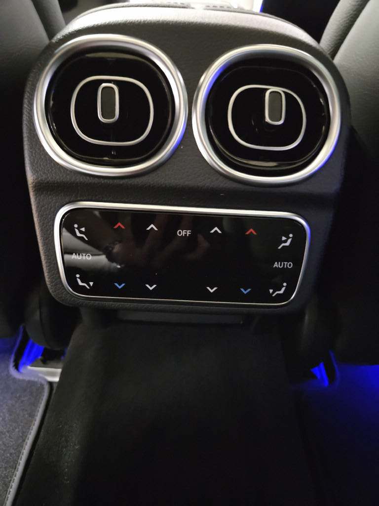 MERCEDES-BENZ C 300 4Matic Kombi AMG Line-image-12