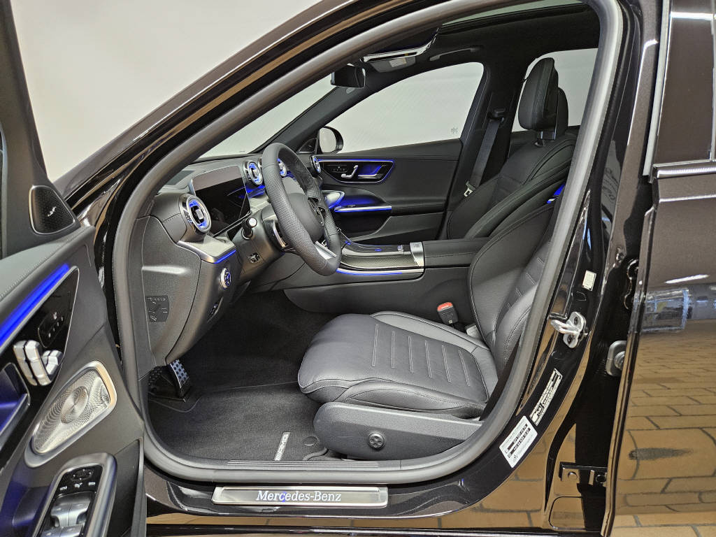 MERCEDES-BENZ C 300 4Matic Kombi AMG Line-image-4