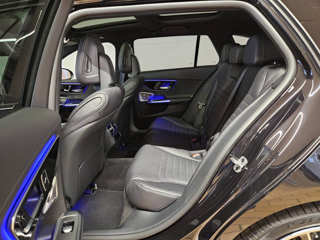 MERCEDES-BENZ C 300 4Matic Kombi AMG Line-image-11