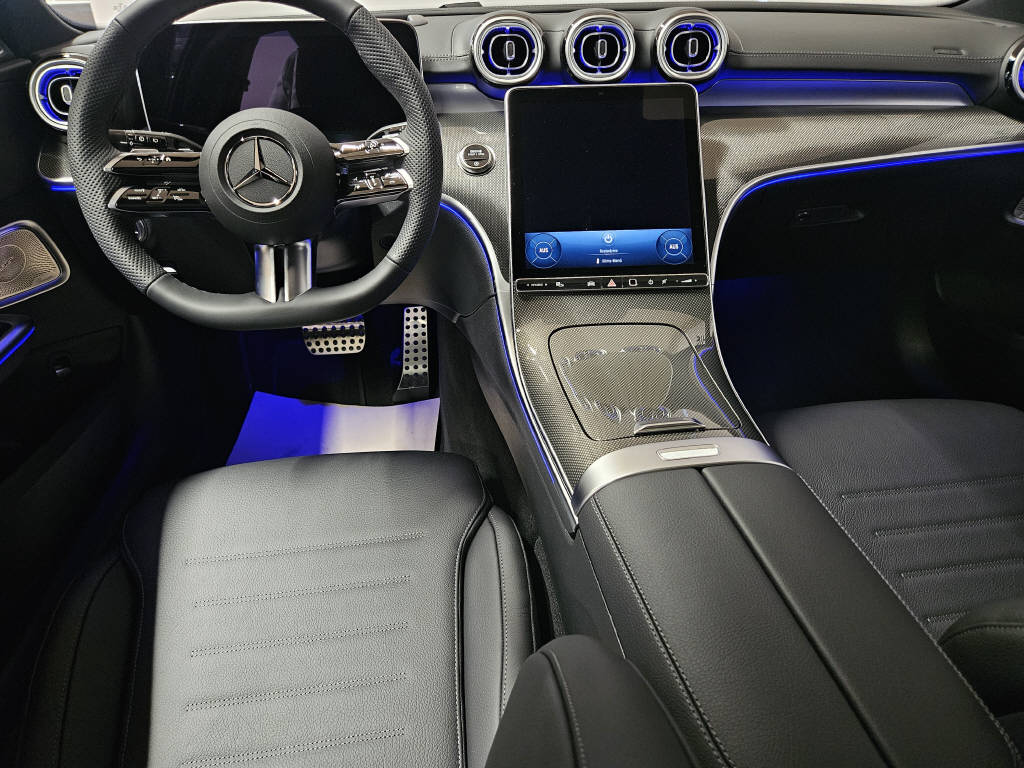 MERCEDES-BENZ C 300 4Matic Kombi AMG Line-image-5