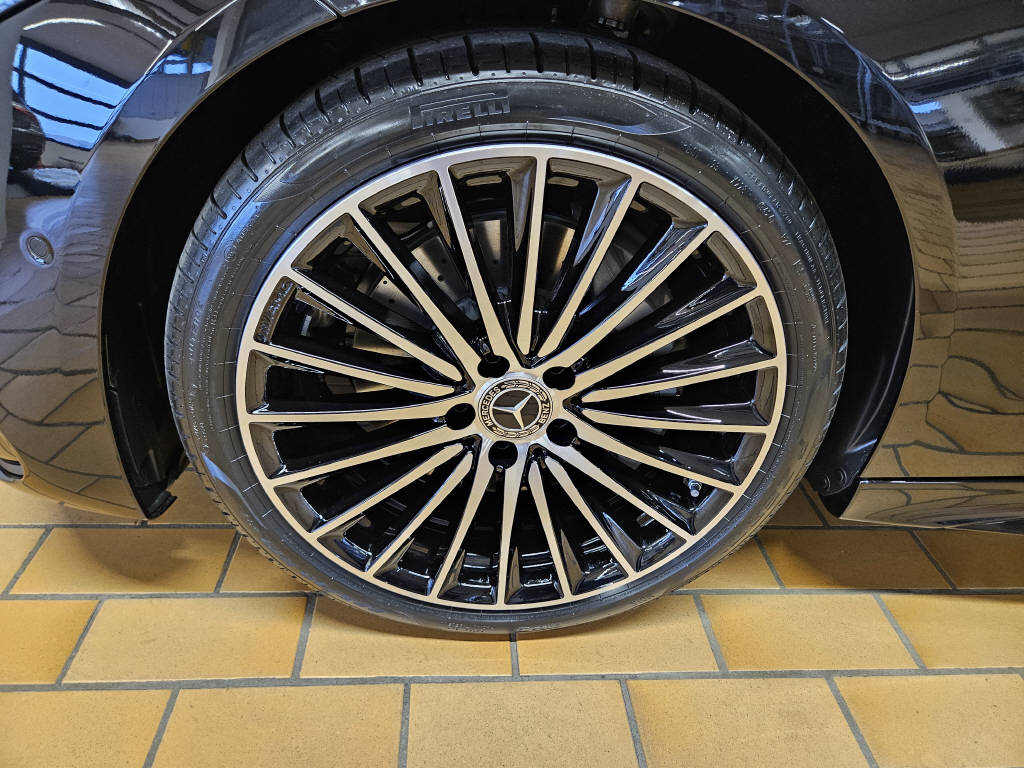 MERCEDES-BENZ C 300 4Matic Kombi AMG Line-image-15