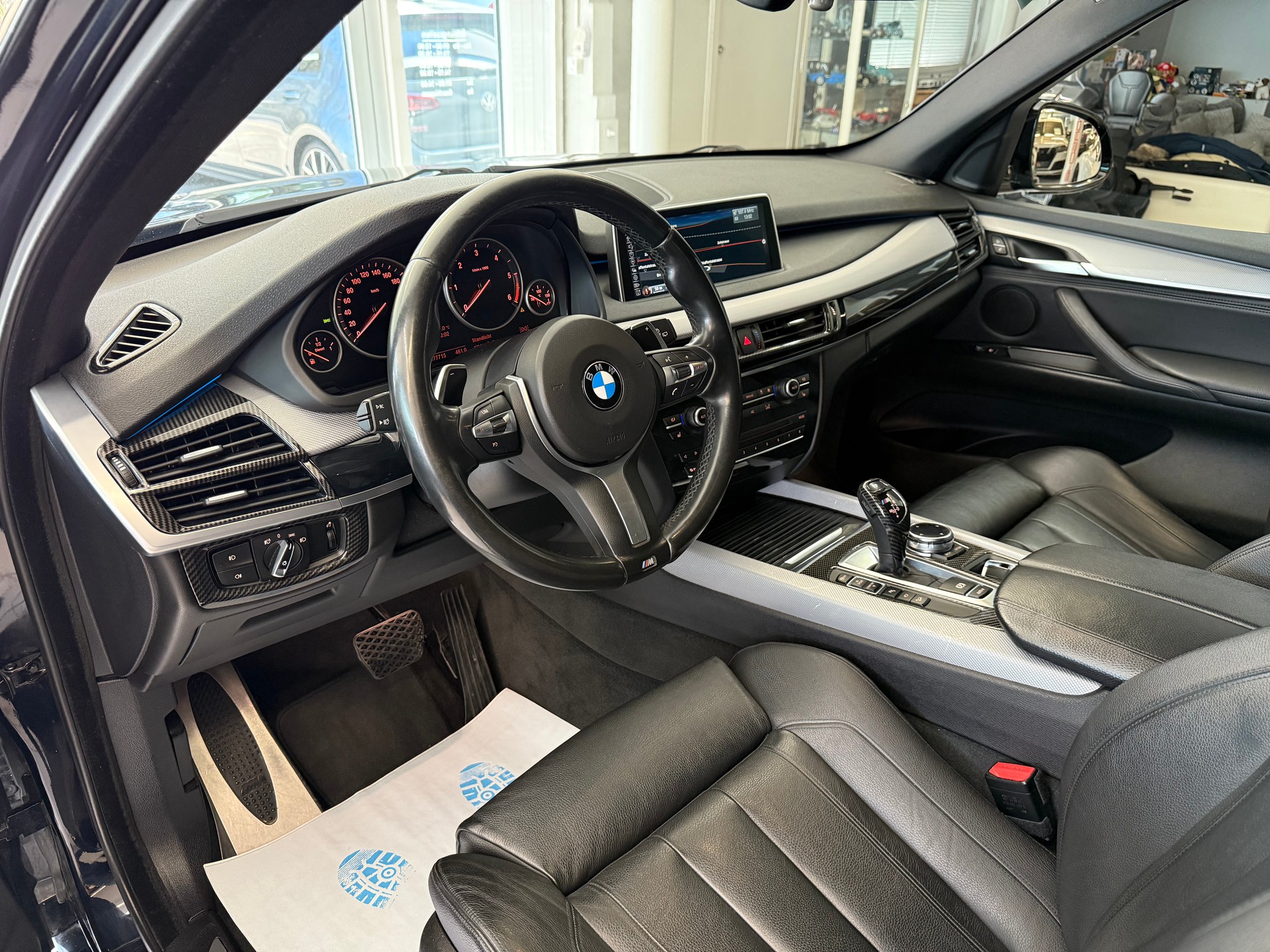 BMW X5 xDrive M50d Steptronic-image-11