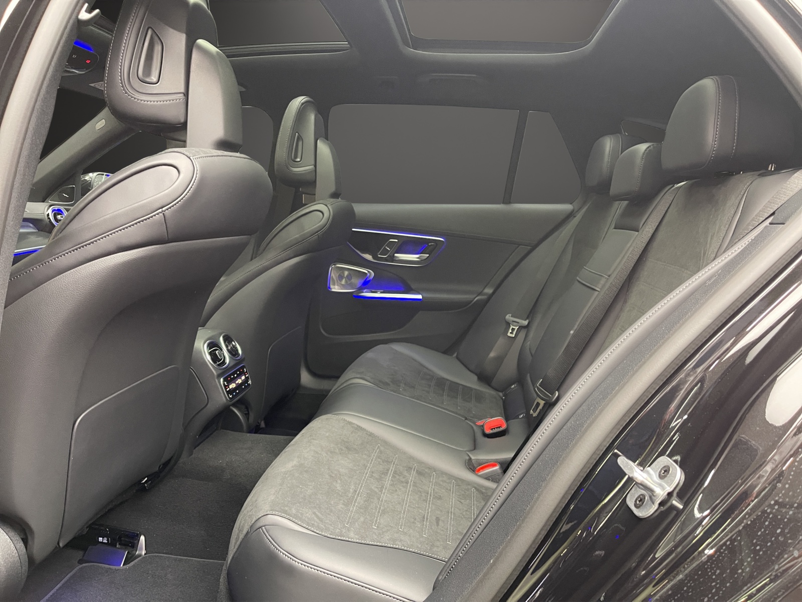 MERCEDES-BENZ C 300 T 4 Matic-image-10