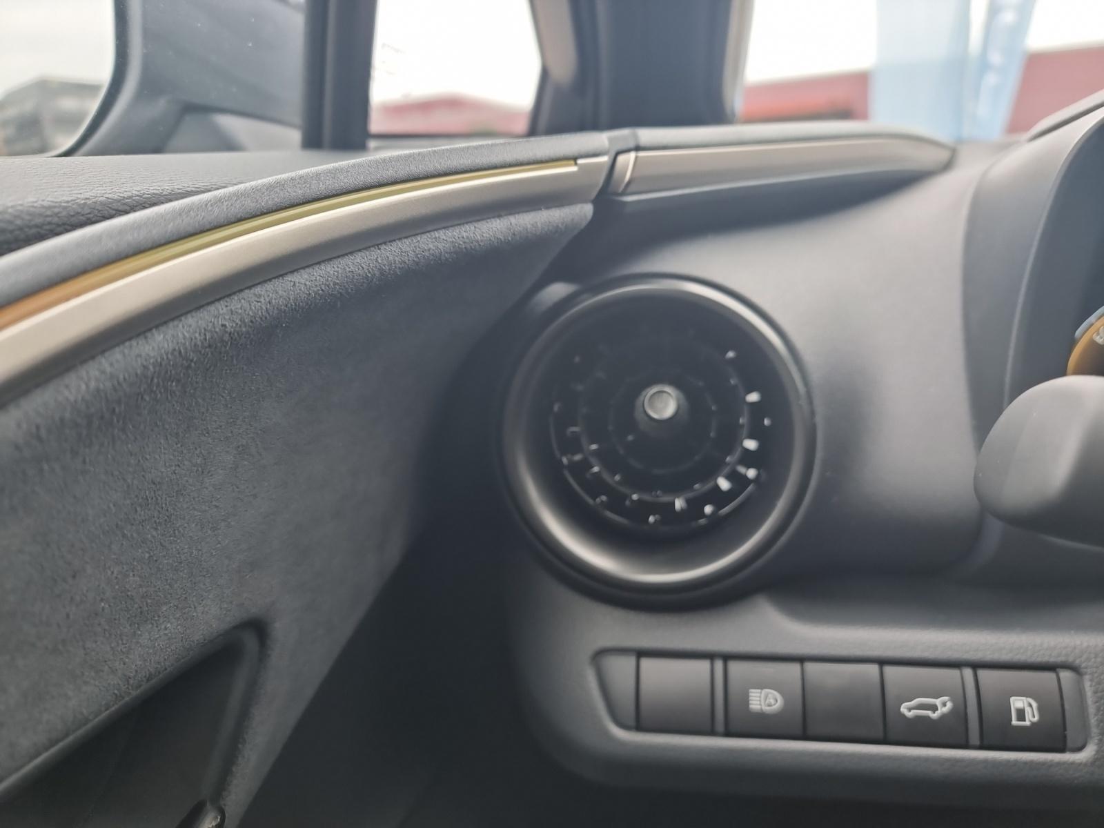 TOYOTA C-HR 2.0 PHEV Style Premiere-image-19