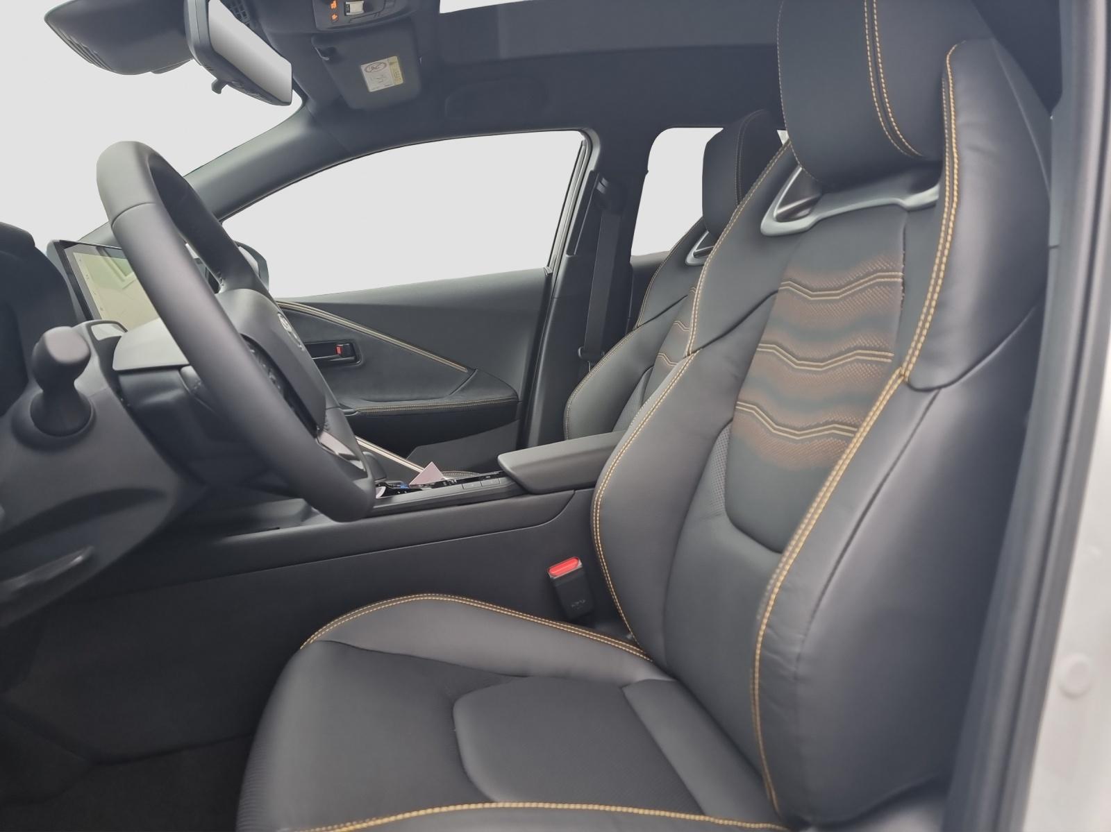 TOYOTA C-HR 2.0 PHEV Style Premiere-image-10