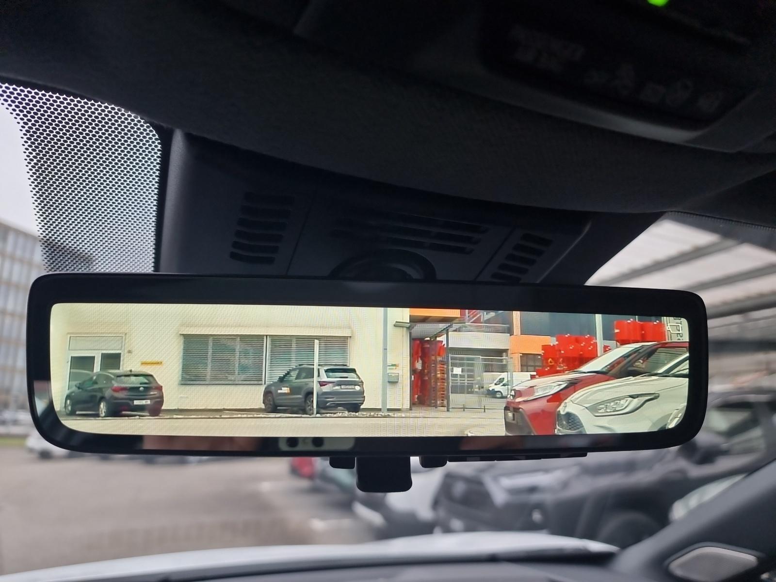 TOYOTA C-HR 2.0 PHEV Style Premiere-image-13