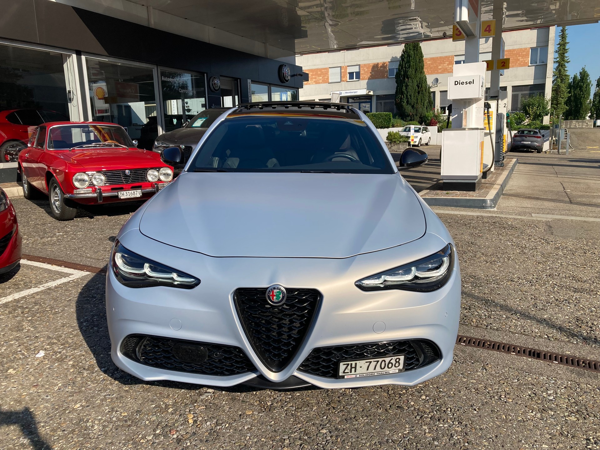 ALFA ROMEO Giulia 2.0 Competizione Pack Sky Q4 AT8-image-4