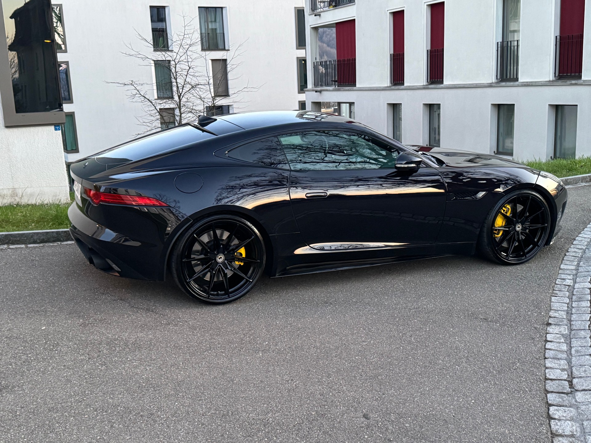 JAGUAR F-Type Coupé R 5.0 V8 S/C-image-1