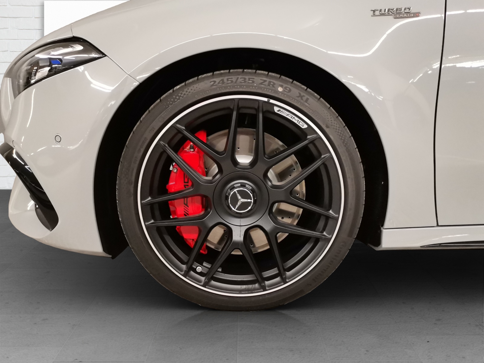MERCEDES-BENZ AMG A 45 S 4matic+-image-5