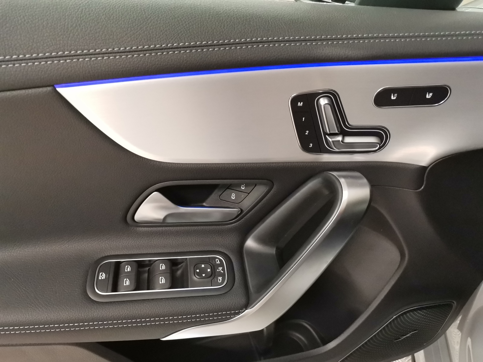 MERCEDES-BENZ AMG A 45 S 4matic+-image-11