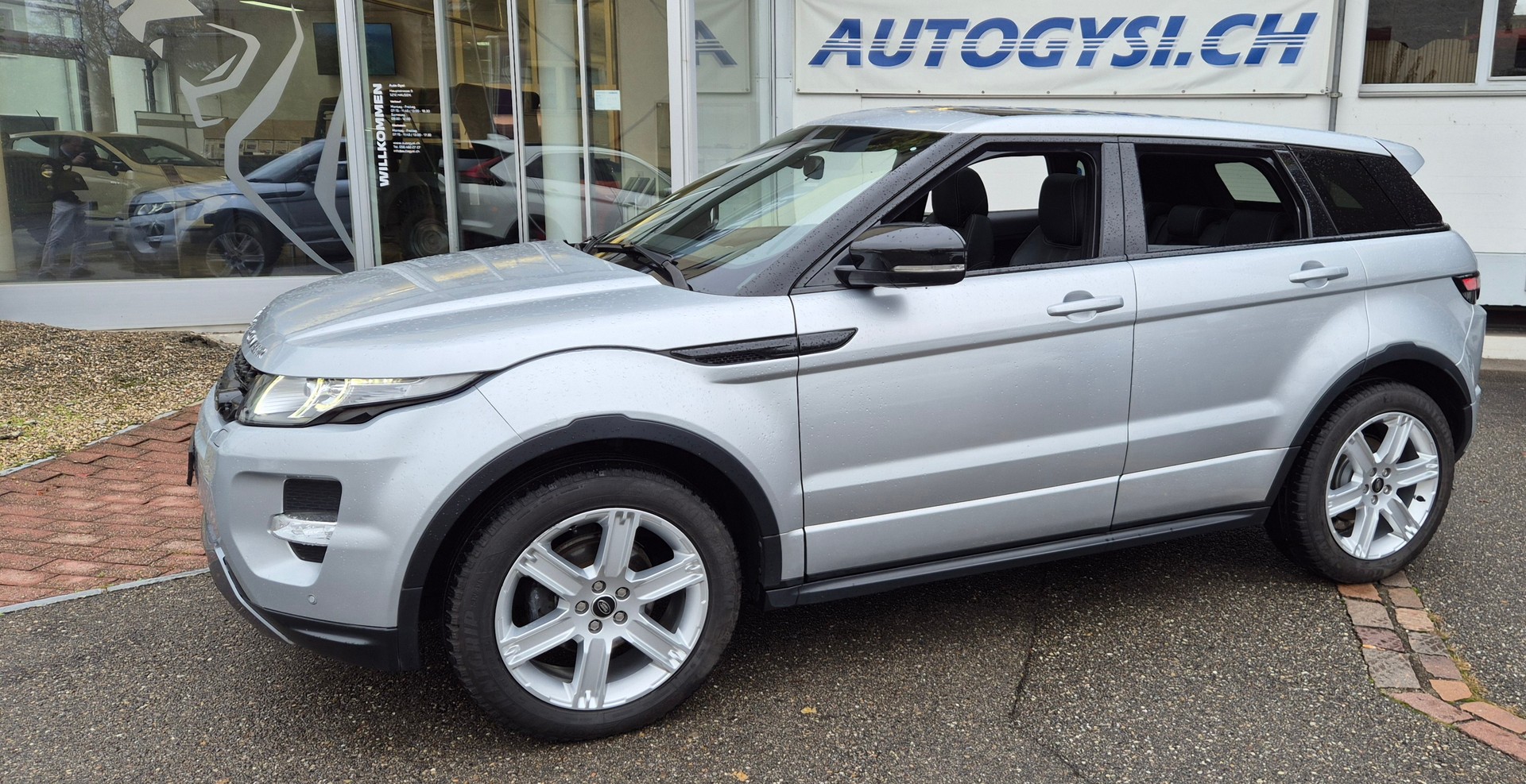 LAND ROVER Evoque 2.2SD4 Dyn. Spirit-image-0