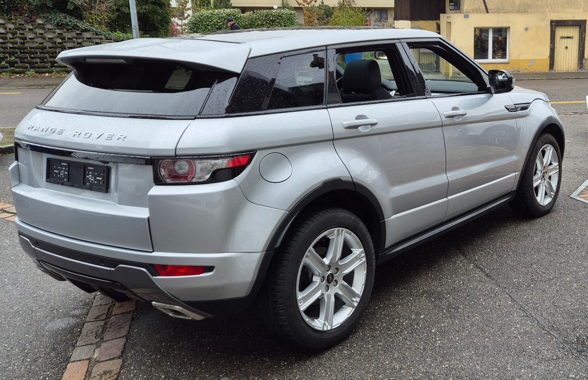 LAND ROVER Evoque 2.2SD4 Dyn. Spirit-image-12