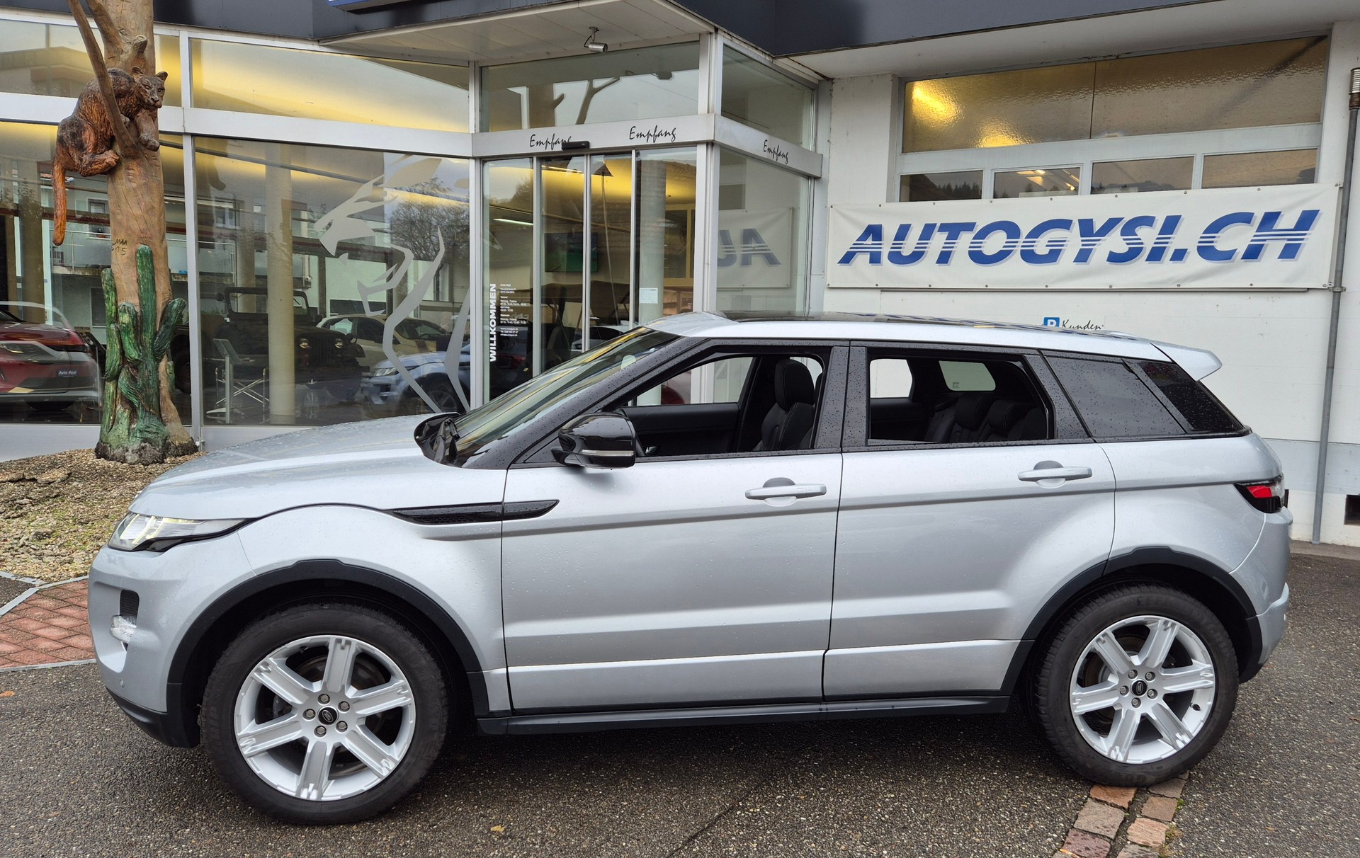 LAND ROVER Evoque 2.2SD4 Dyn. Spirit-image-4