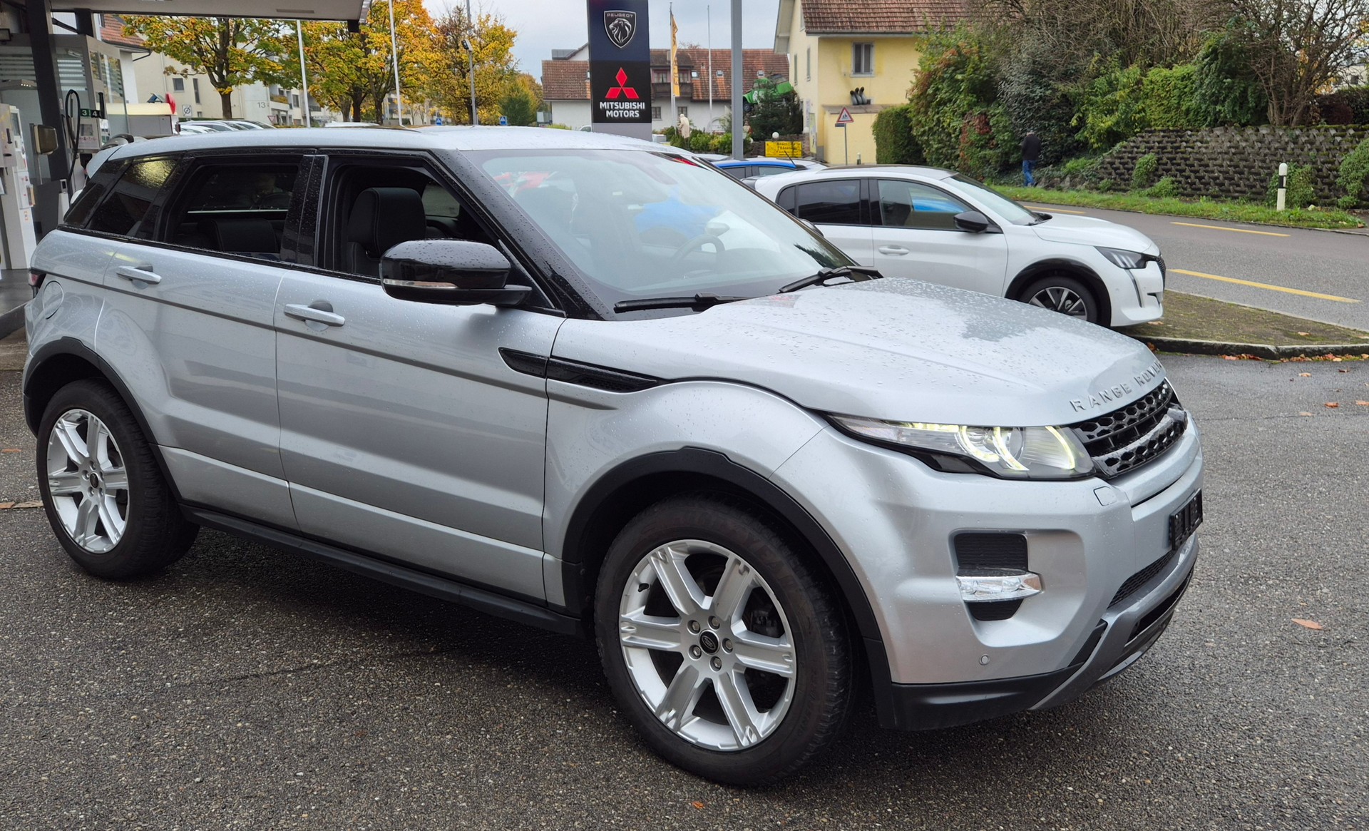 LAND ROVER Evoque 2.2SD4 Dyn. Spirit-image-3