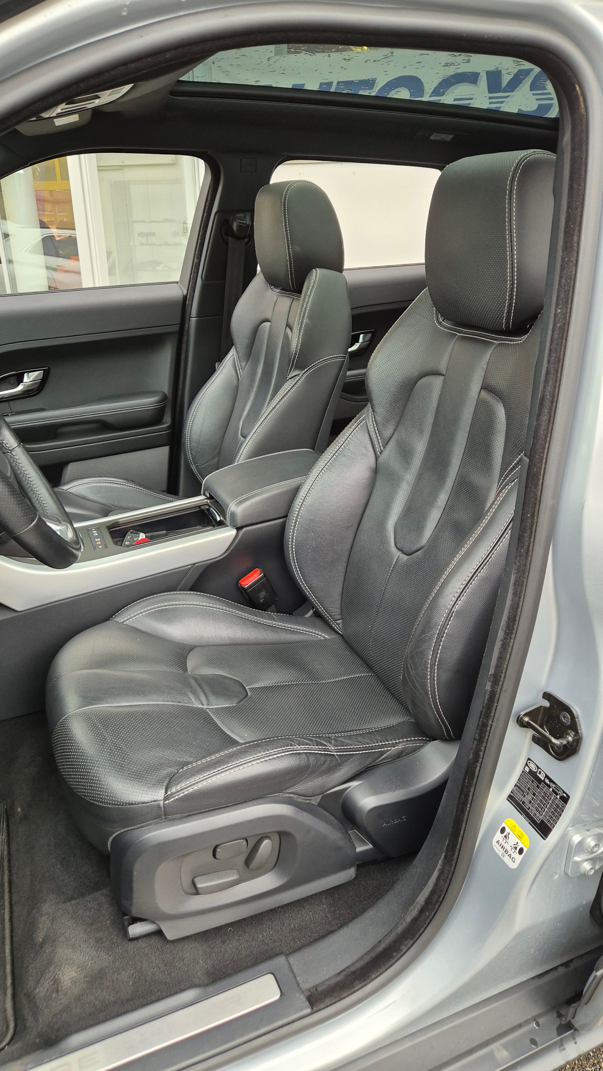 LAND ROVER Evoque 2.2SD4 Dyn. Spirit-image-5