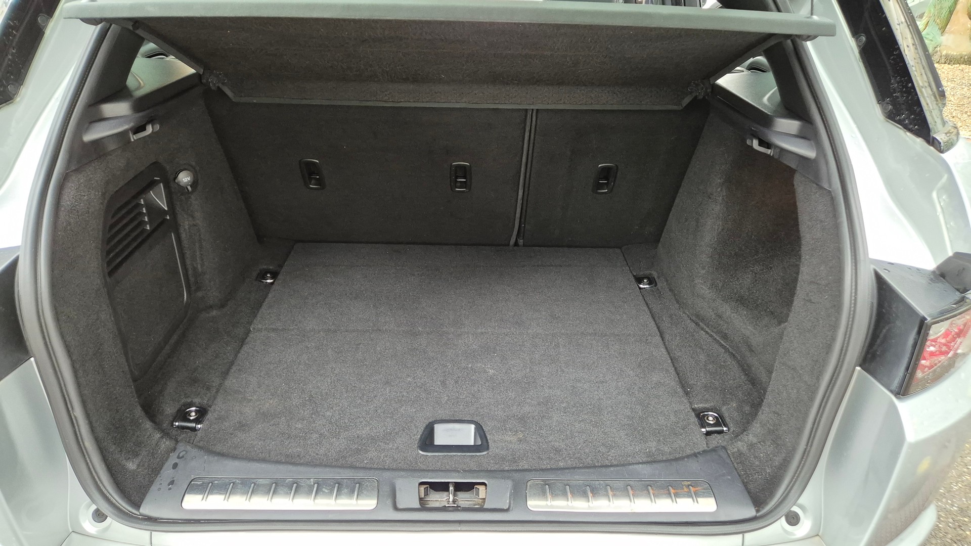 LAND ROVER Evoque 2.2SD4 Dyn. Spirit-image-9