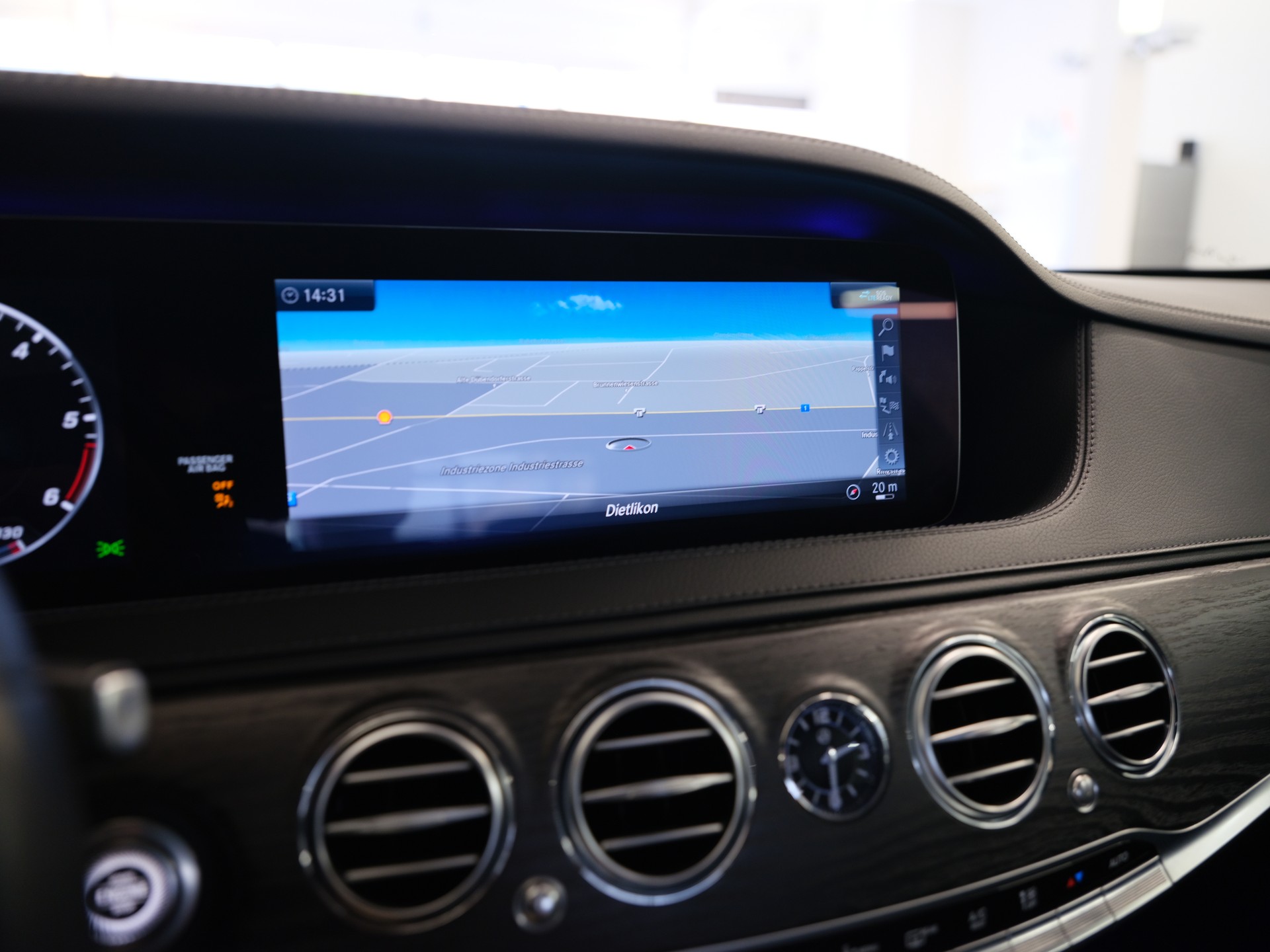 MERCEDES-BENZ S 350 d 4Matic 9G-Tronic-image-18