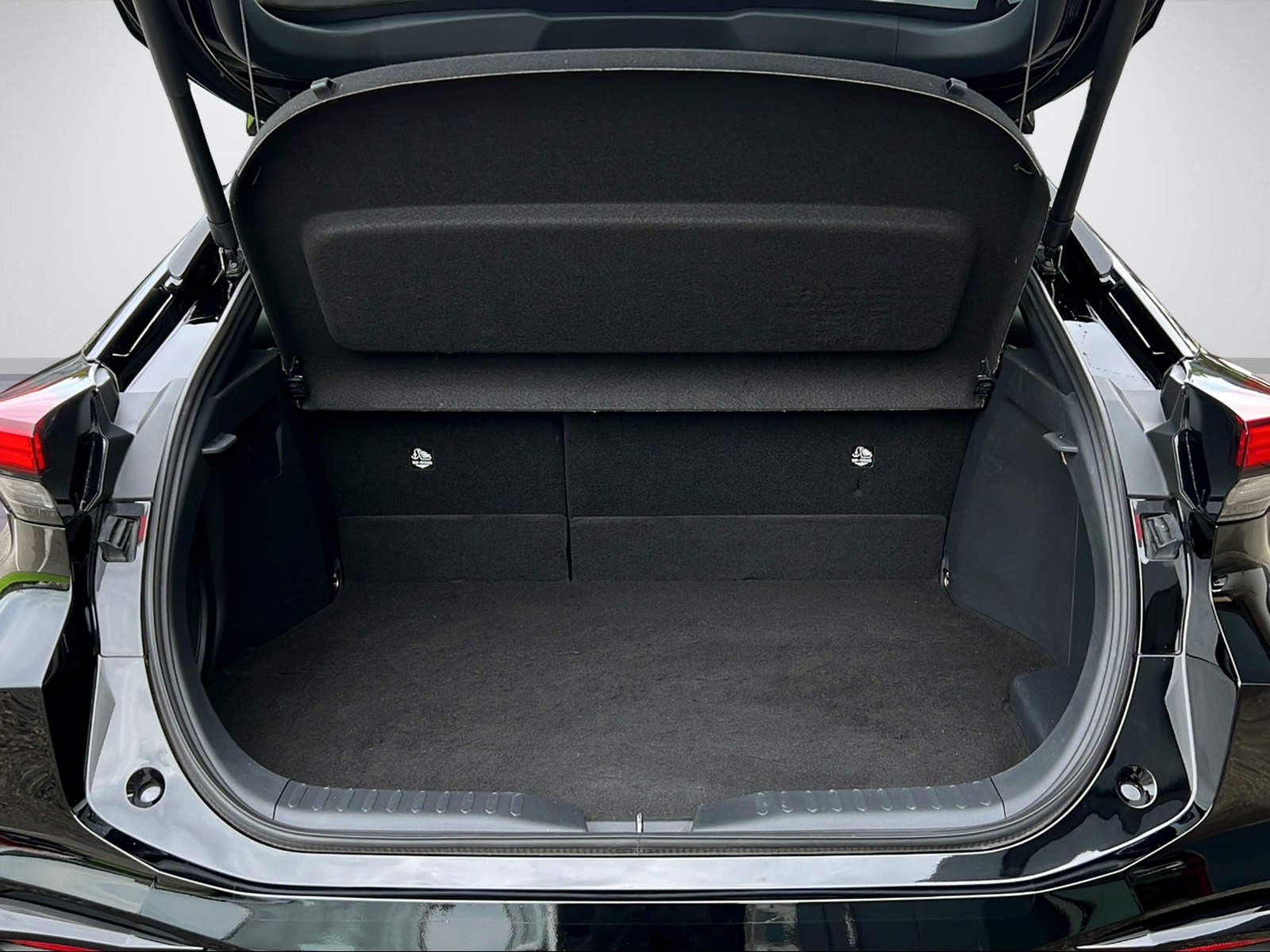 TOYOTA C-HR 2.0 PHEV Style Premiere-image-5