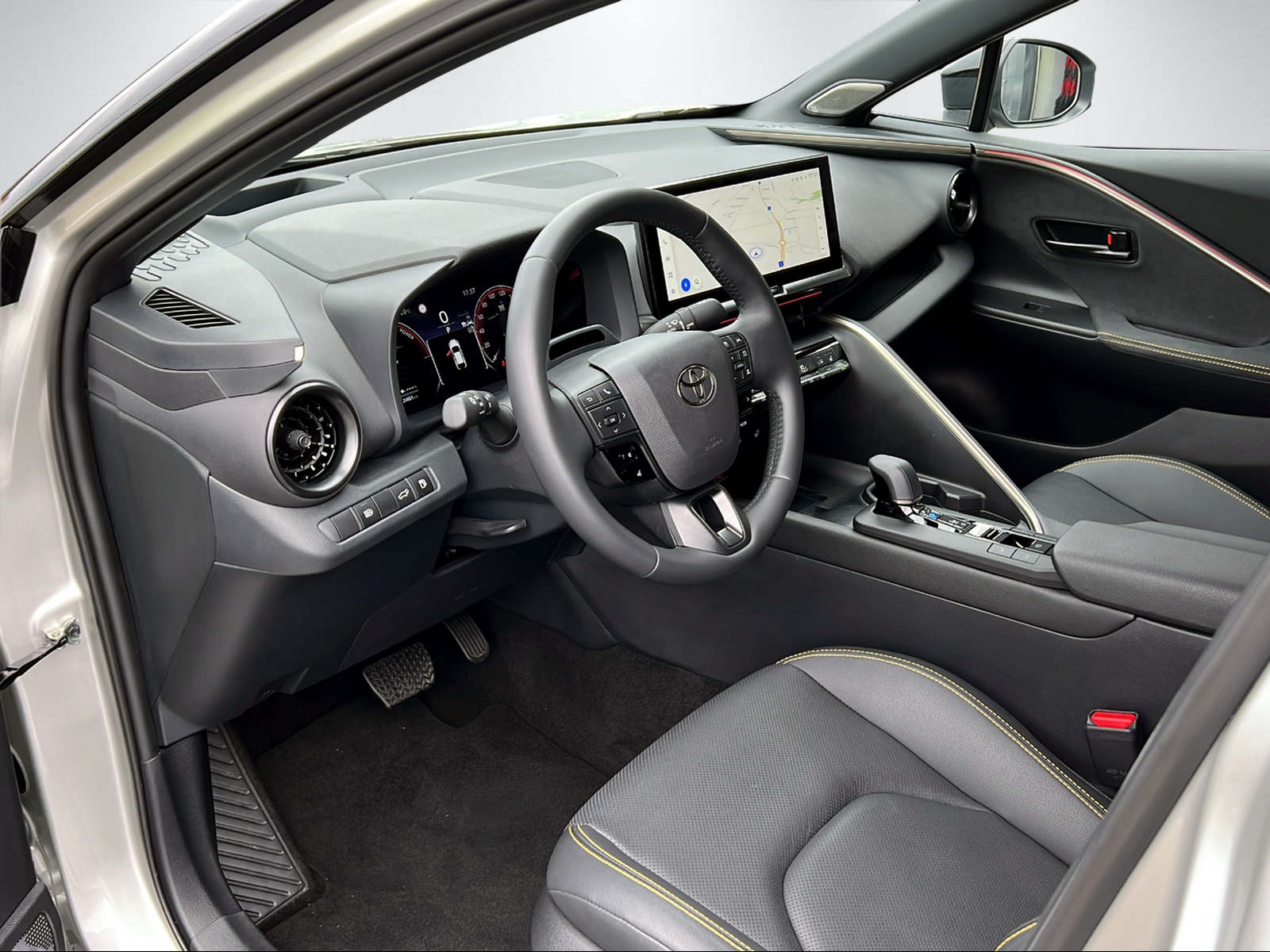 TOYOTA C-HR 2.0 PHEV Style Premiere-image-13
