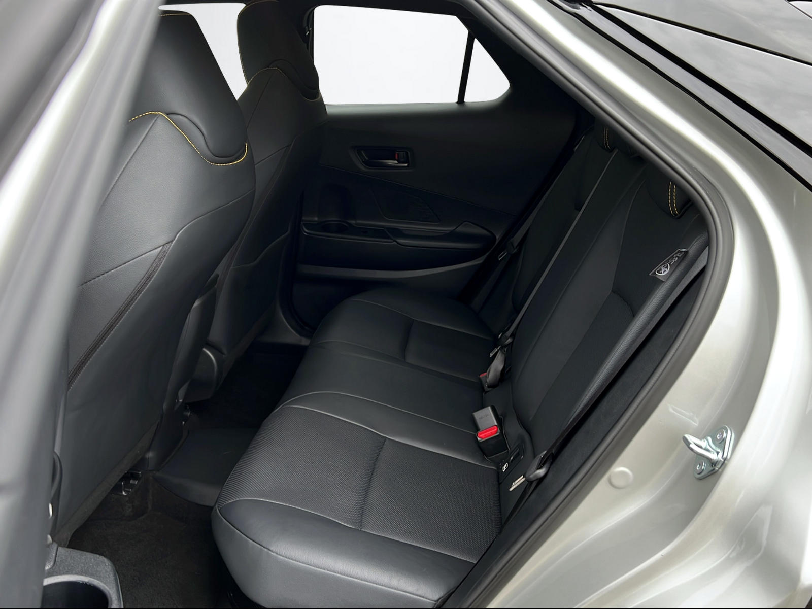 TOYOTA C-HR 2.0 PHEV Style Premiere-image-10