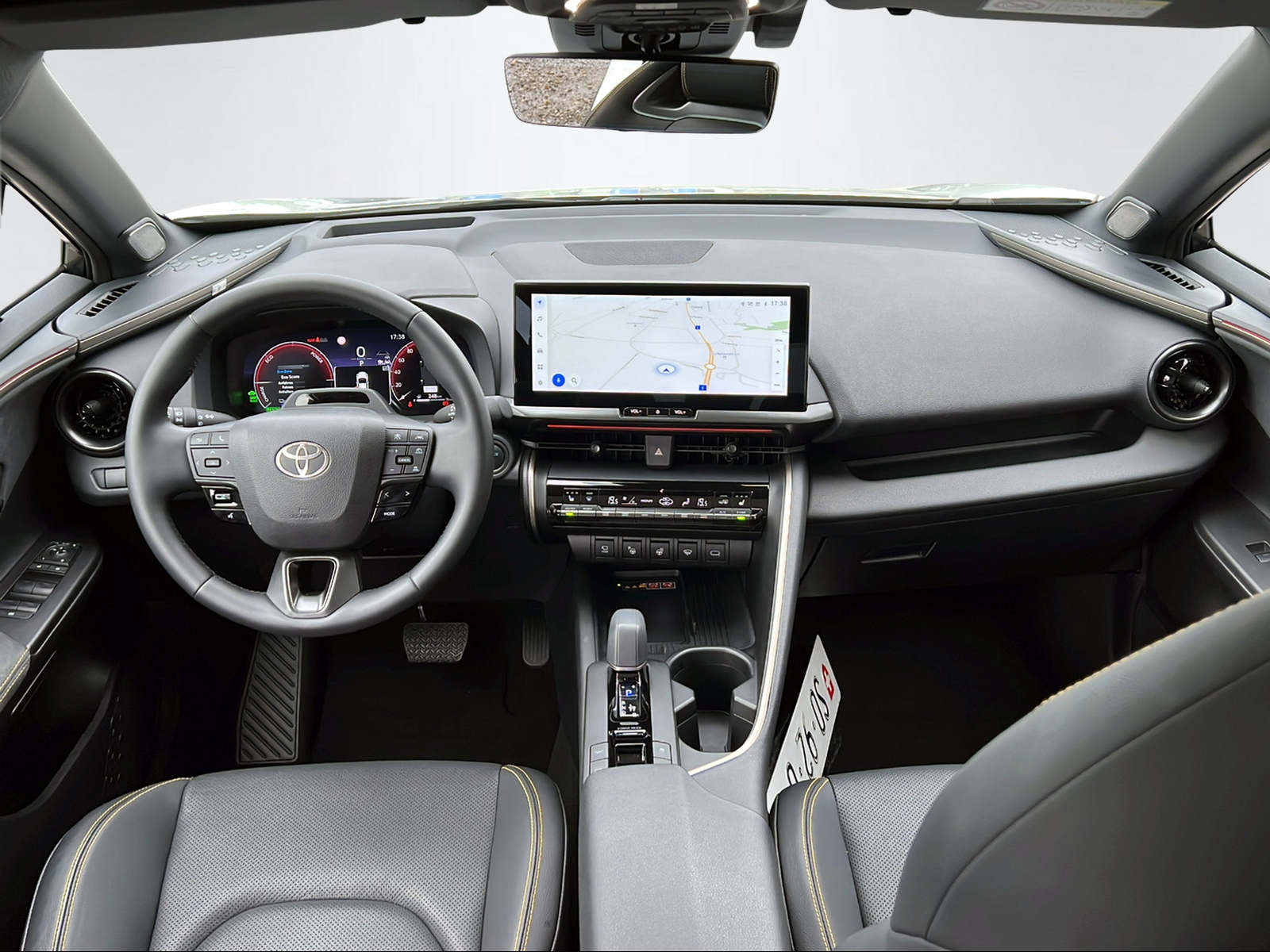 TOYOTA C-HR 2.0 PHEV Style Premiere-image-11